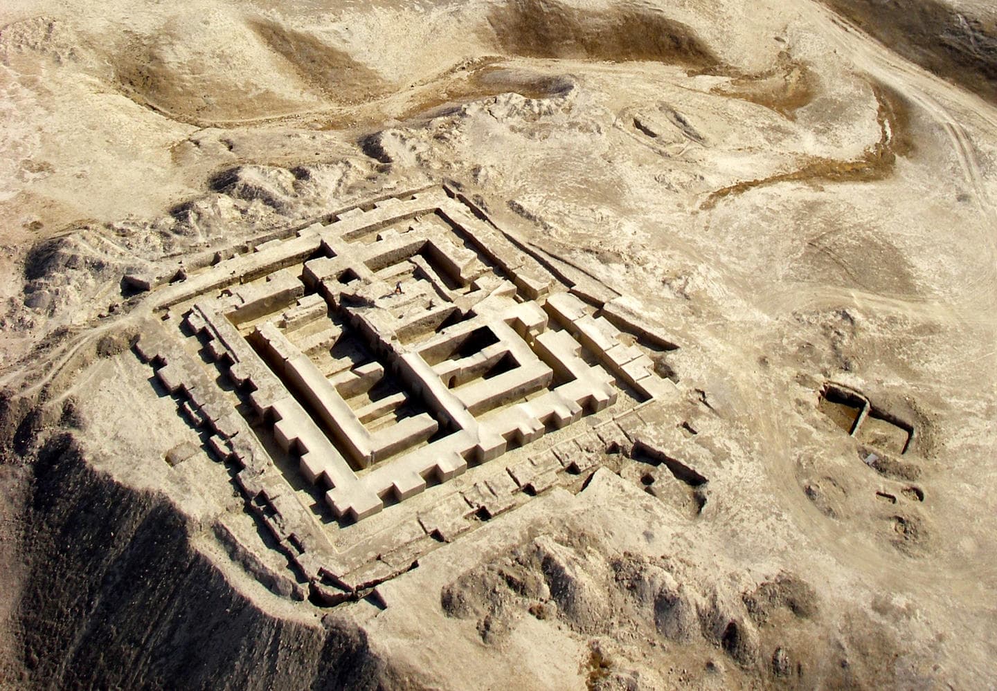 Volunteer at Yaz-Depe Ahal Turkmenistan