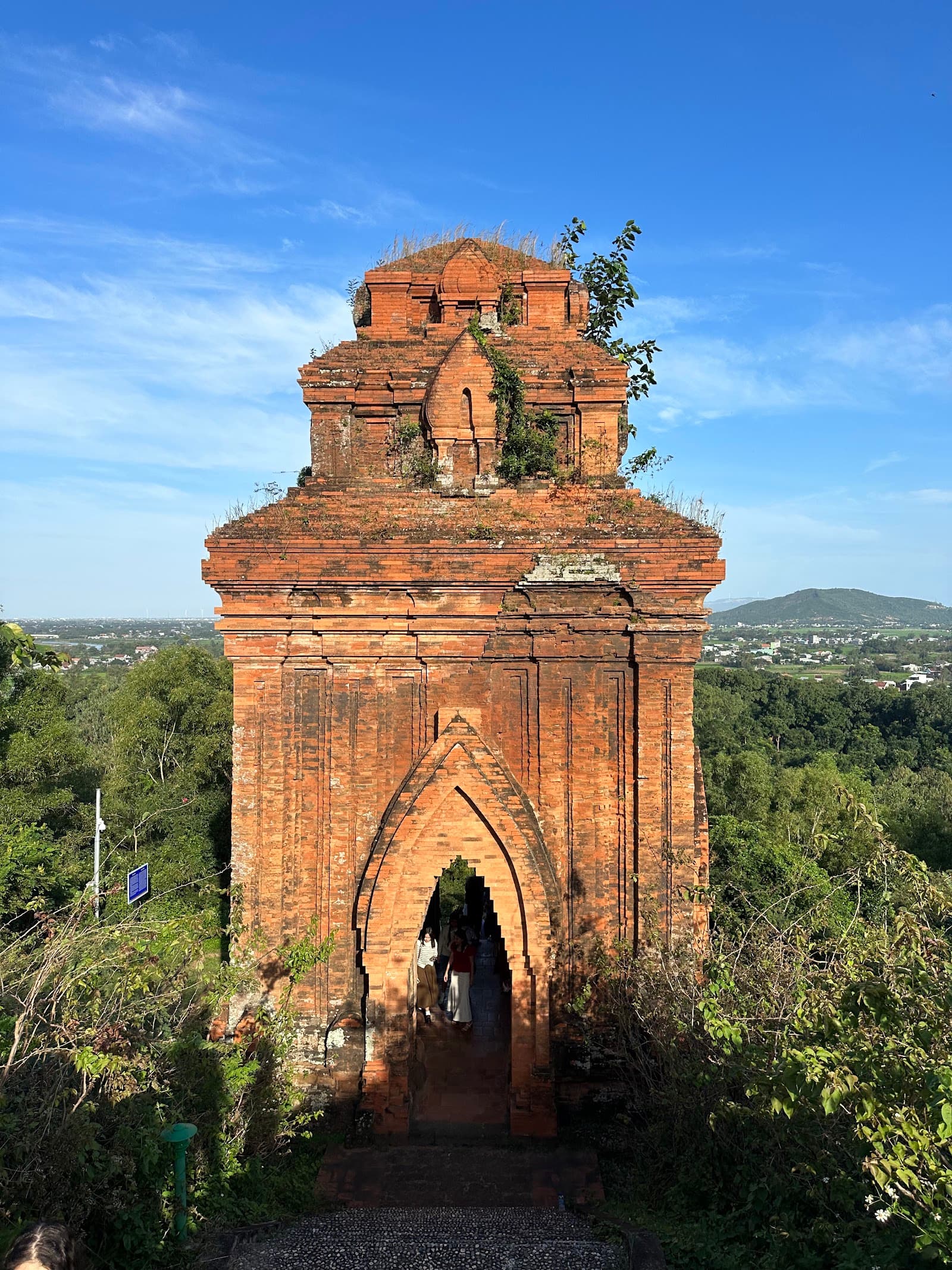 Thap Banh It Silver Towers Binh Dinh Vietnam monument in Thap Banh It, Binh Dinh Province, Vietnam, Binh Dinh - Dravida architecture style, Cham architecture style, Nagara architecture style, Indic Temple architecture style (Chola Period) - thumbnail
