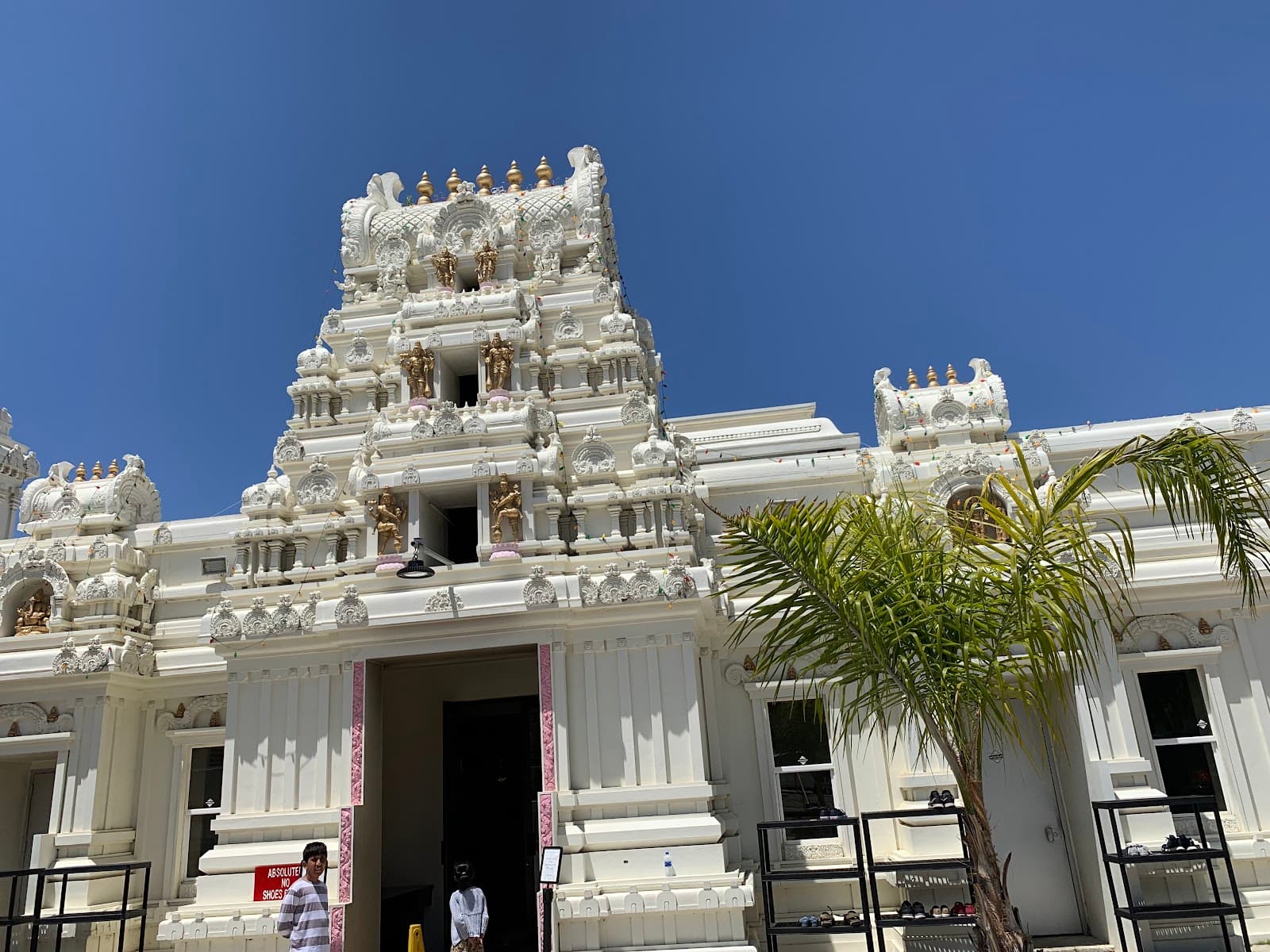 Volunteer at Malibu Hindu Temple Calabasas