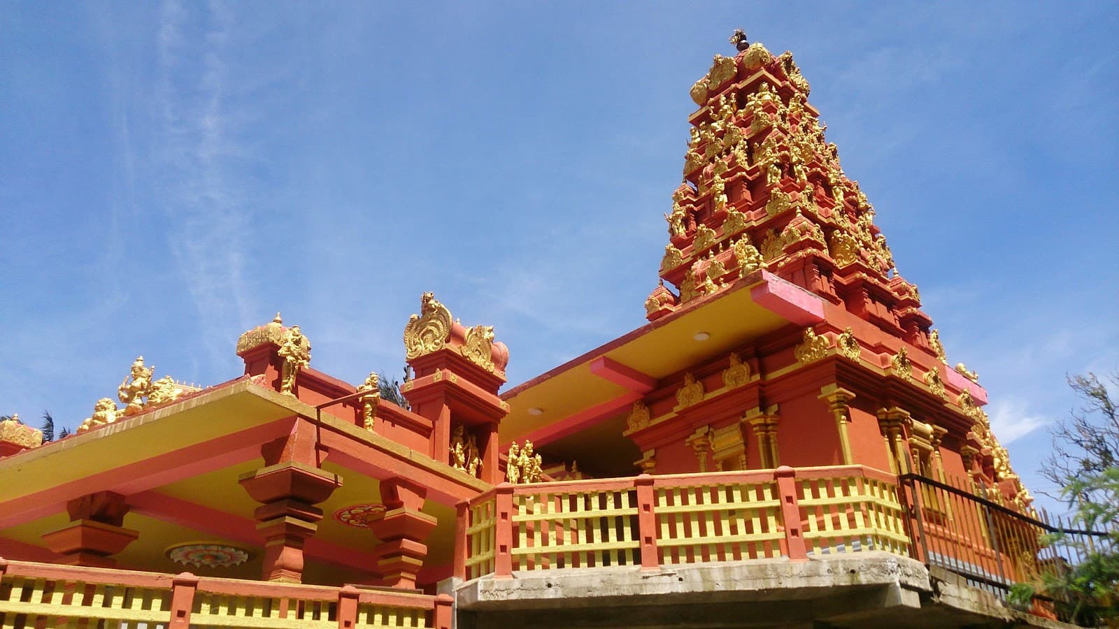 Volunteer at Seetha Amman Temple Nuwara Eliya Sri Lanka