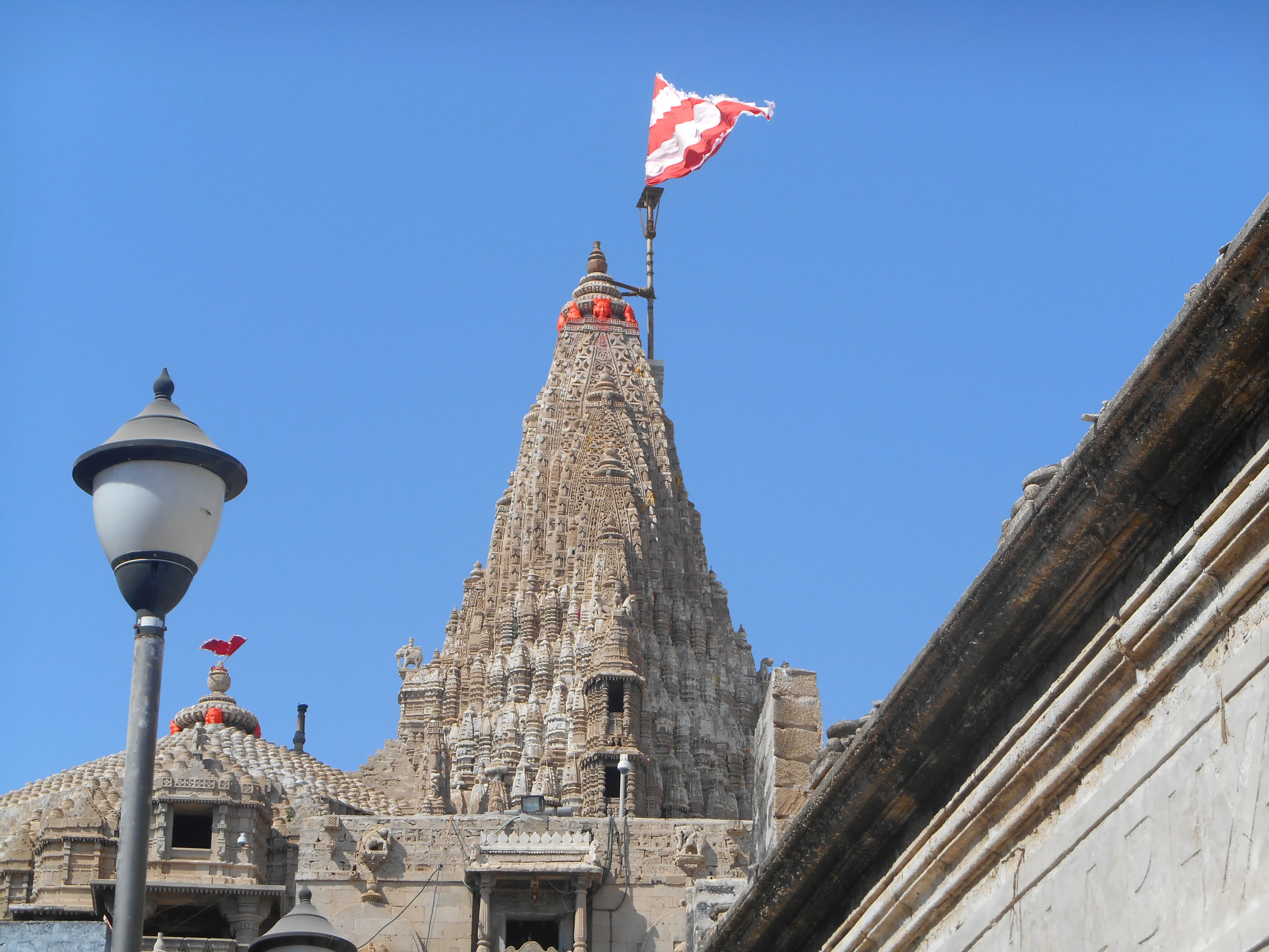 Dwarkadhish Temple Dwarka - Image 17