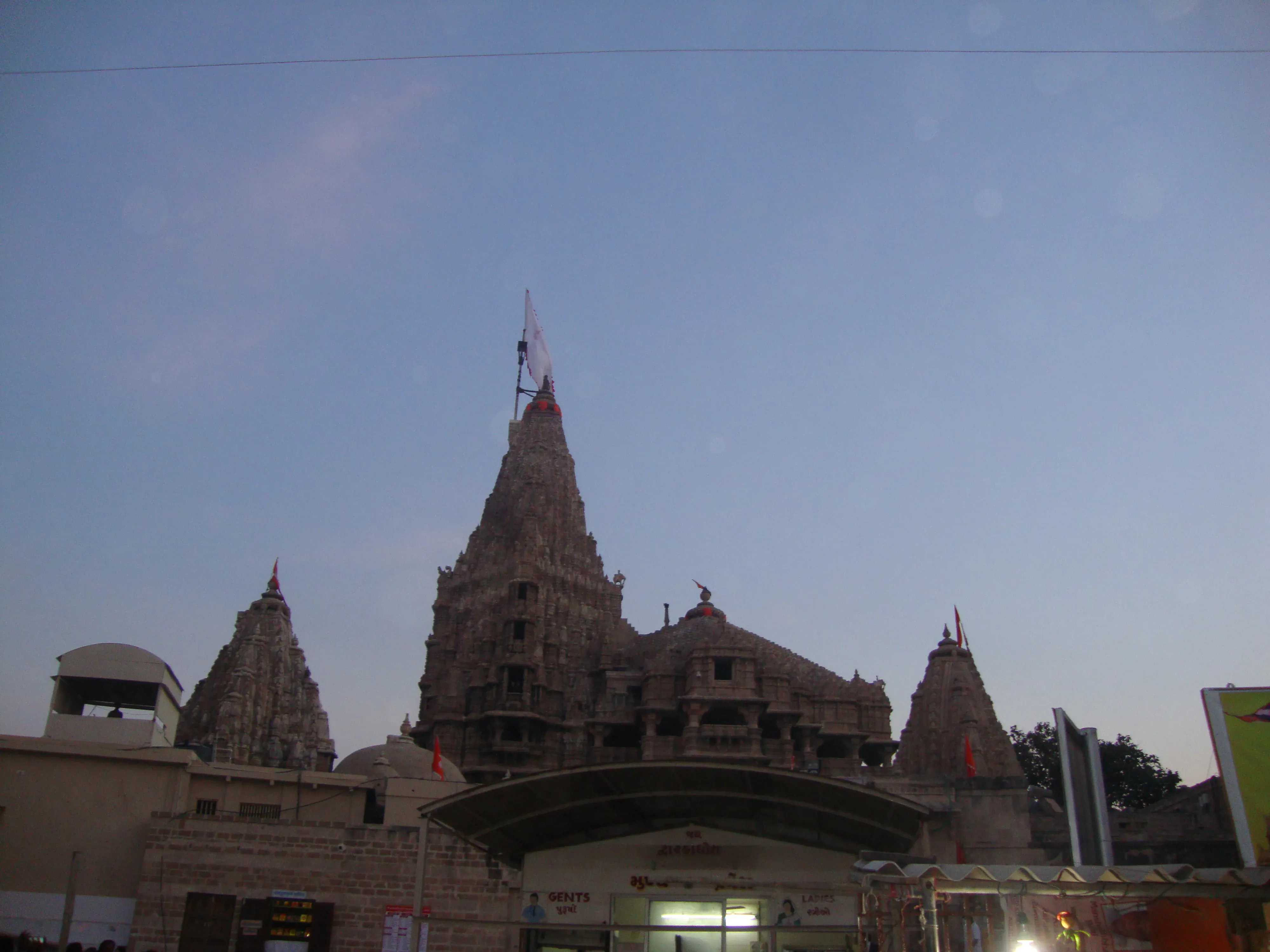 Dwarkadhish Temple Dwarka - Image 19