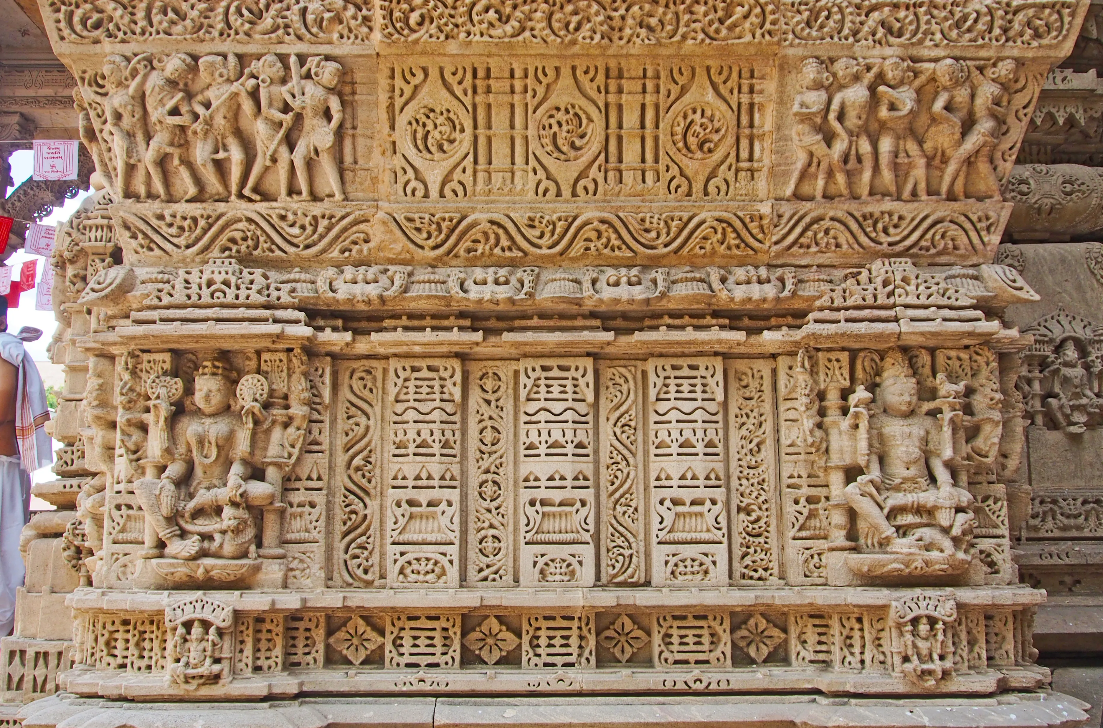 Hutheesing Jain Temple Ahmedabad - Image 1