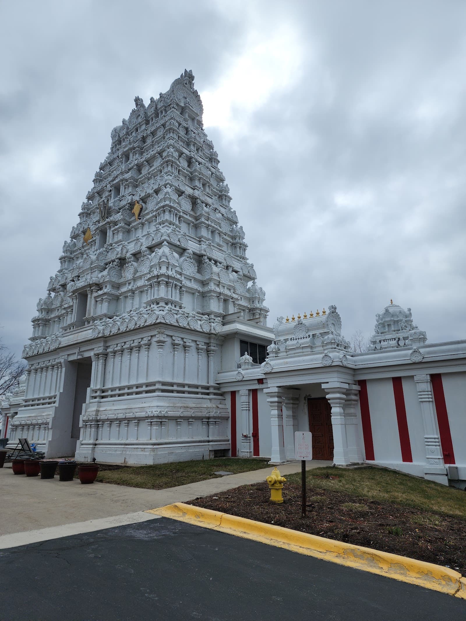 Hindu Temple Greater Chicago Lemont temple in 10915 Lemont Road, Lemont (60439), Illinois, USA, Illinois - Dravida architecture style, Tamil Nadu Kovil architecture style, Pancharatra Agama architecture style, Diaspora Hindu architecture style (Modern Period) - thumbnail