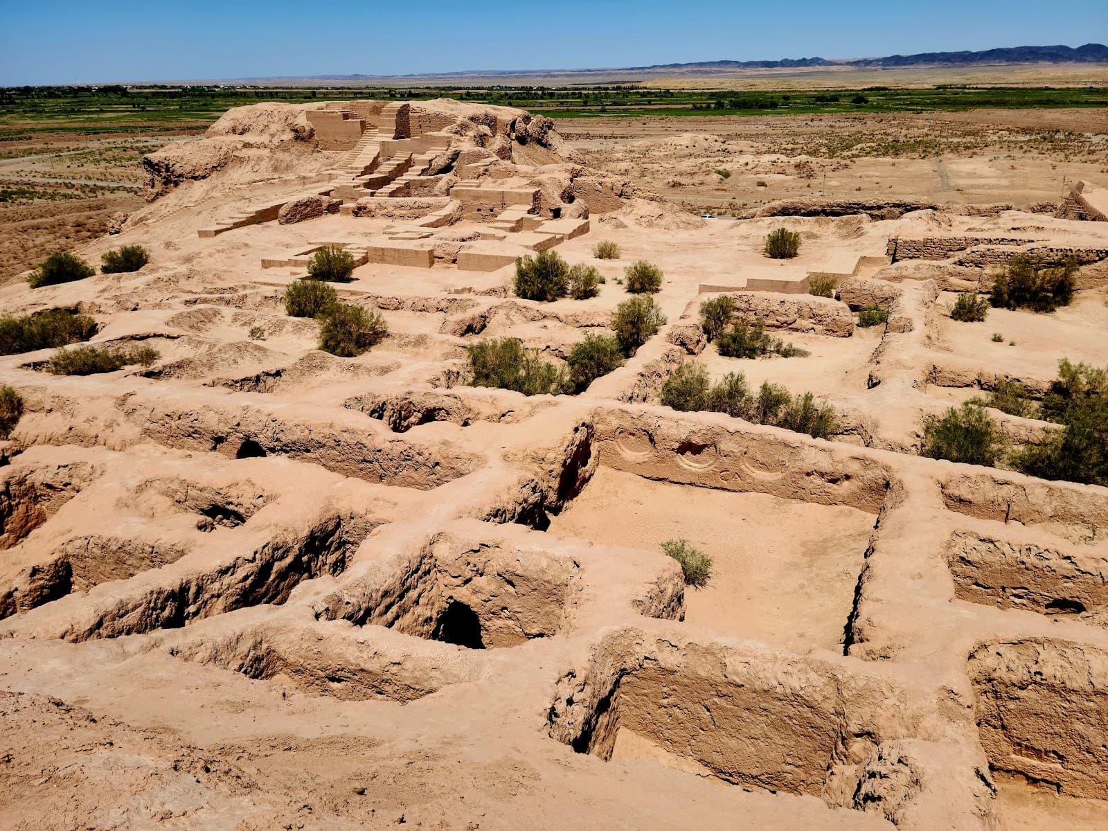 Topraq-Kala Karakalpakstan Uzbekistan palace-temple in Topraq-Kala, Karakalpakstan, Uzbekistan, Karakalpakstan - Indo-Khorezmian Palace-Temple architecture style, Khorezmian Palace architecture style, Central Asian Temple architecture style, Indic Artistic Traditions architecture style (Kushan Period) - thumbnail