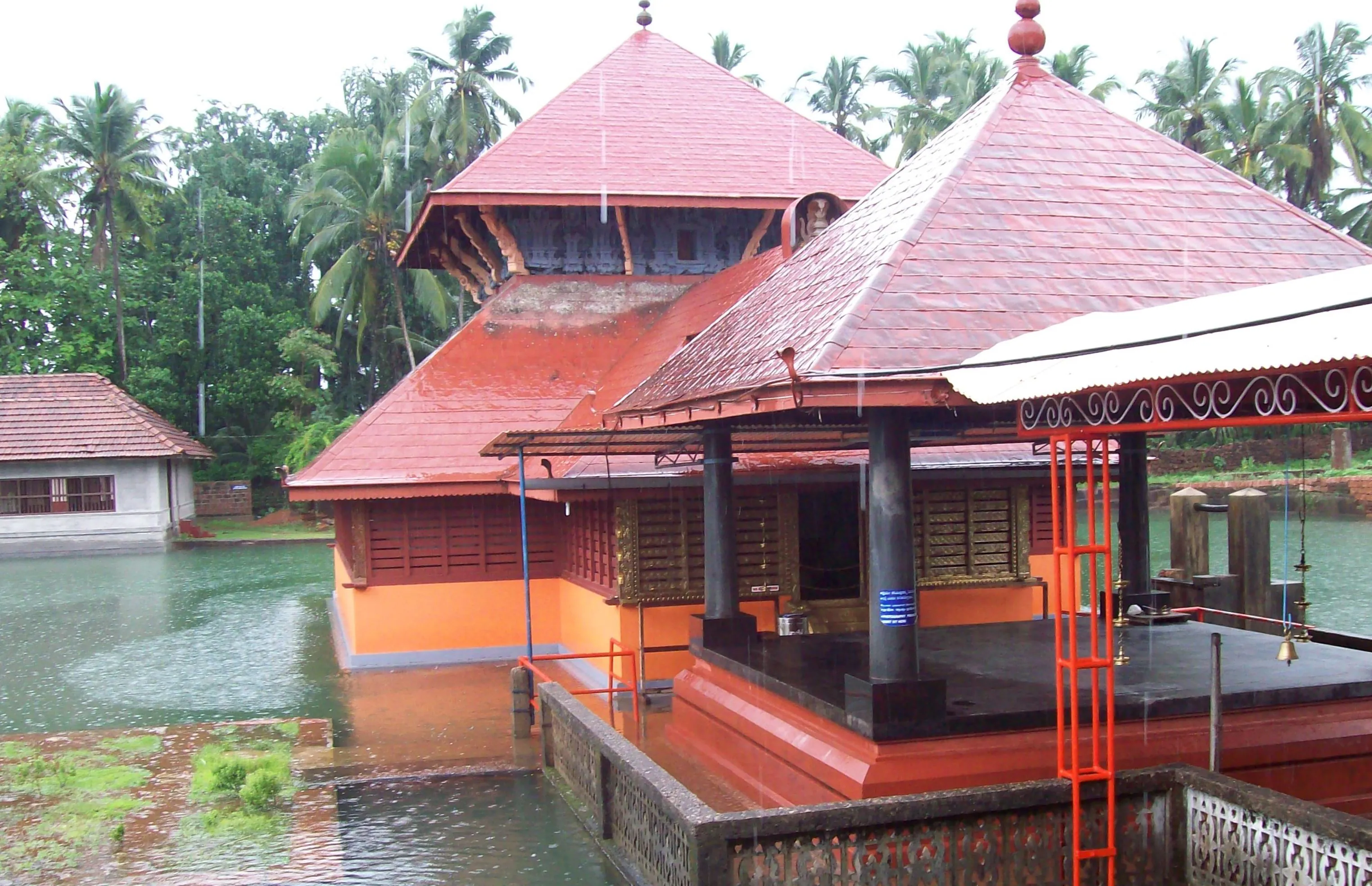 Ananthapura Lake Temple Kasaragod - Image 9