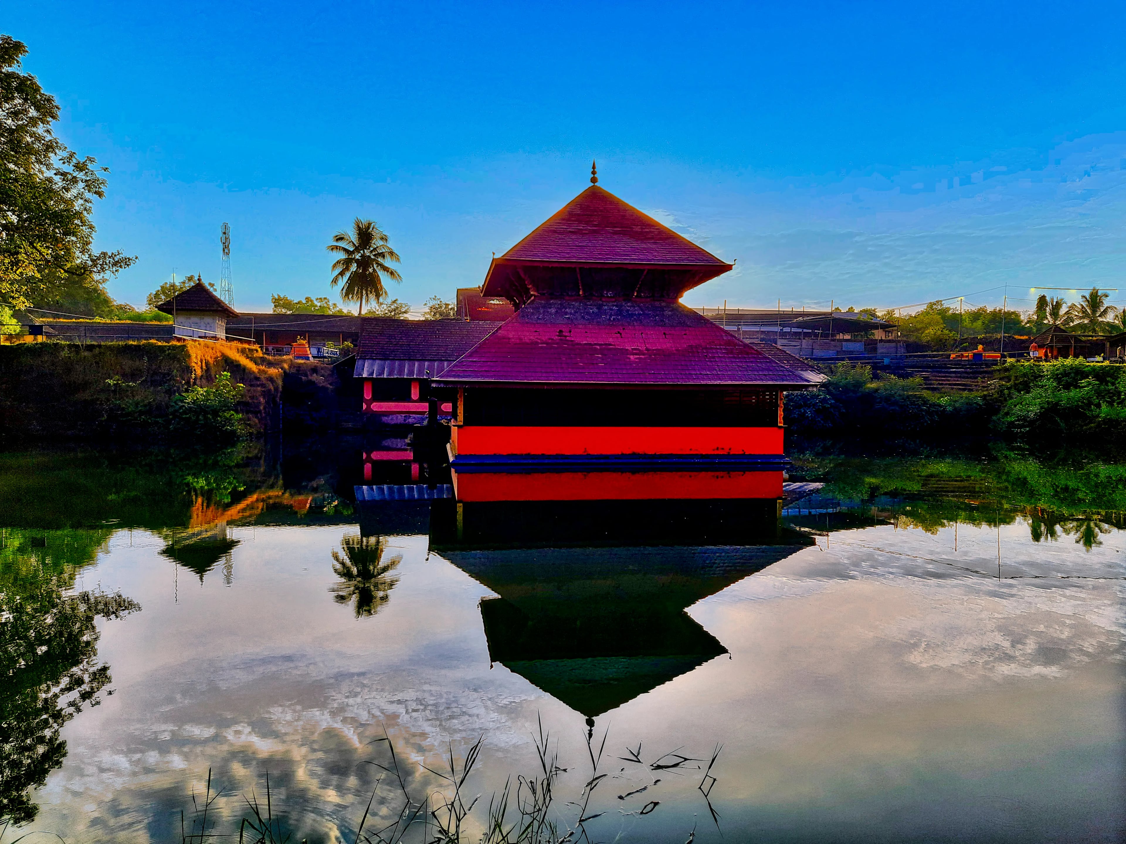 Ananthapura Lake Temple Kasaragod - Image 1