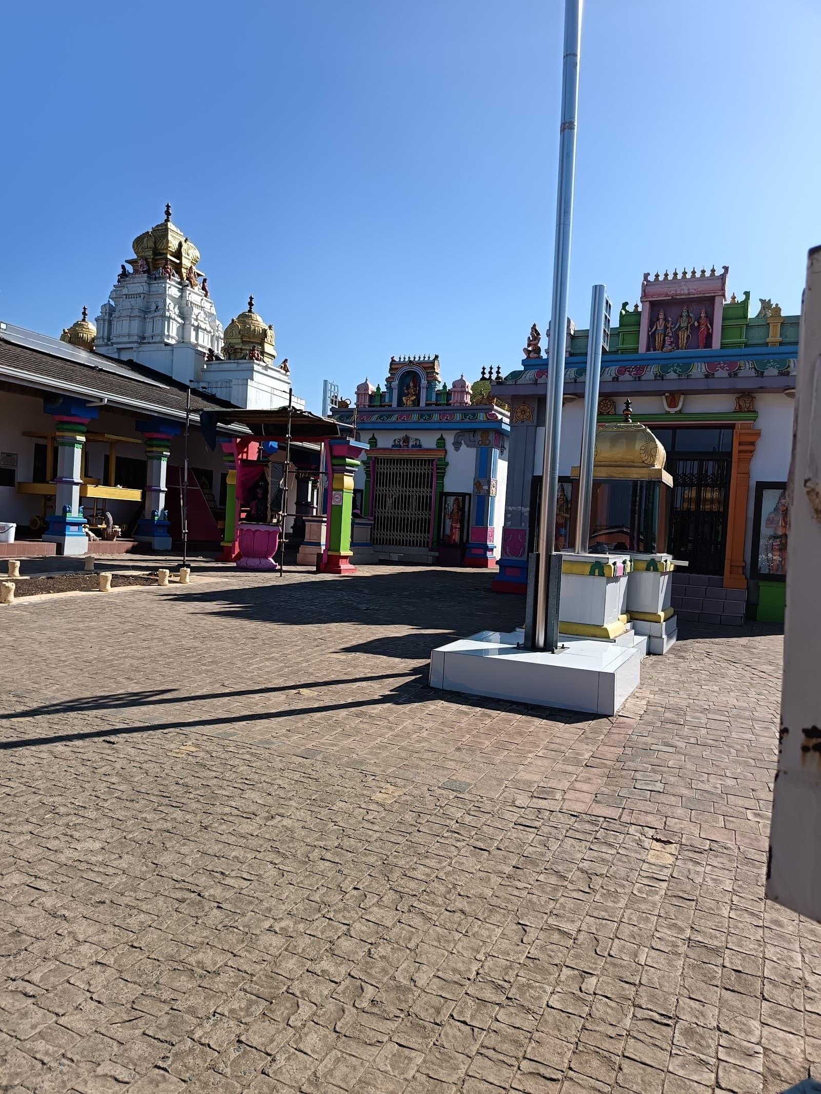 Shree Ganesha Temple Mount Edgecombe temple in Old Main Road, Mount Edgecombe, KwaZulu-Natal, South Africa, KwaZulu-Natal - Dravida architecture style, South Indian Temple architecture style, Hindu Temple architecture style, Indic architecture style (Colonial Period) - thumbnail