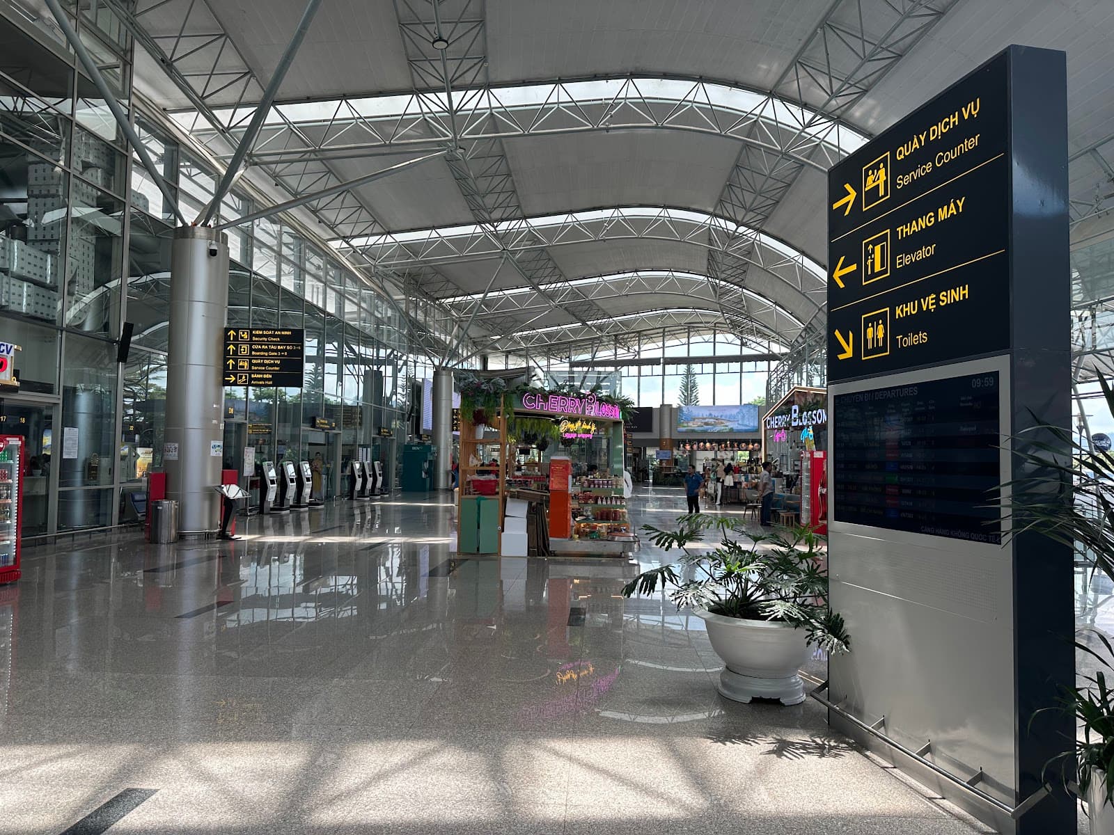 Volunteer at Lien Khuong Cham Towers Lam Dong Vietnam