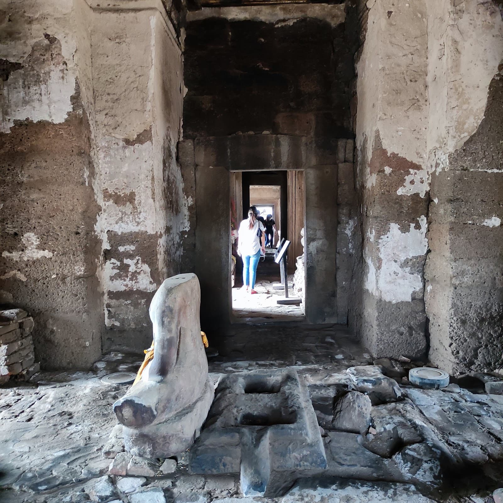 Volunteer at Prang Sam Yot Lopburi