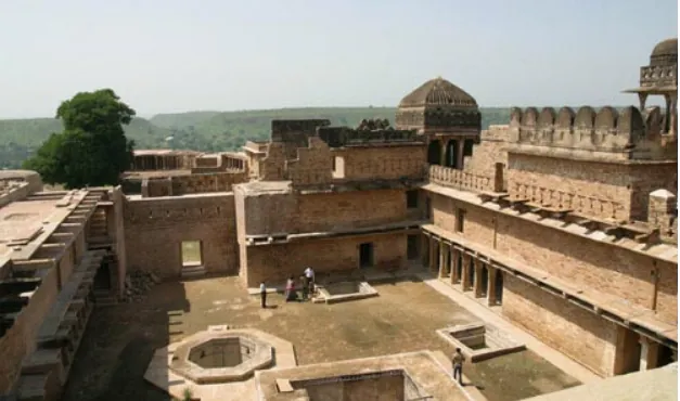 Help preserve Chanderi Fort Chanderi