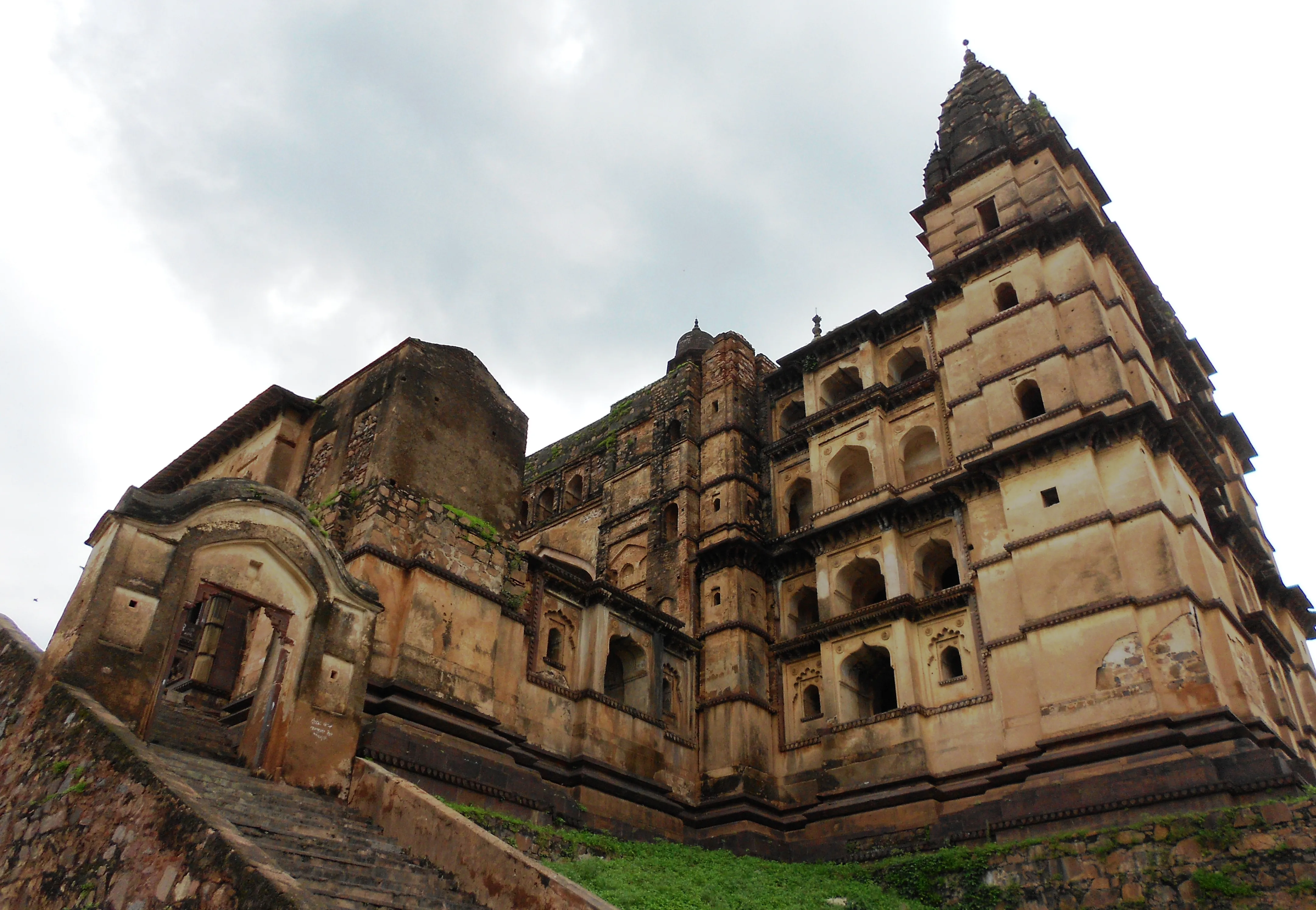 Chaturbhuj Temple Orchha - Image 10