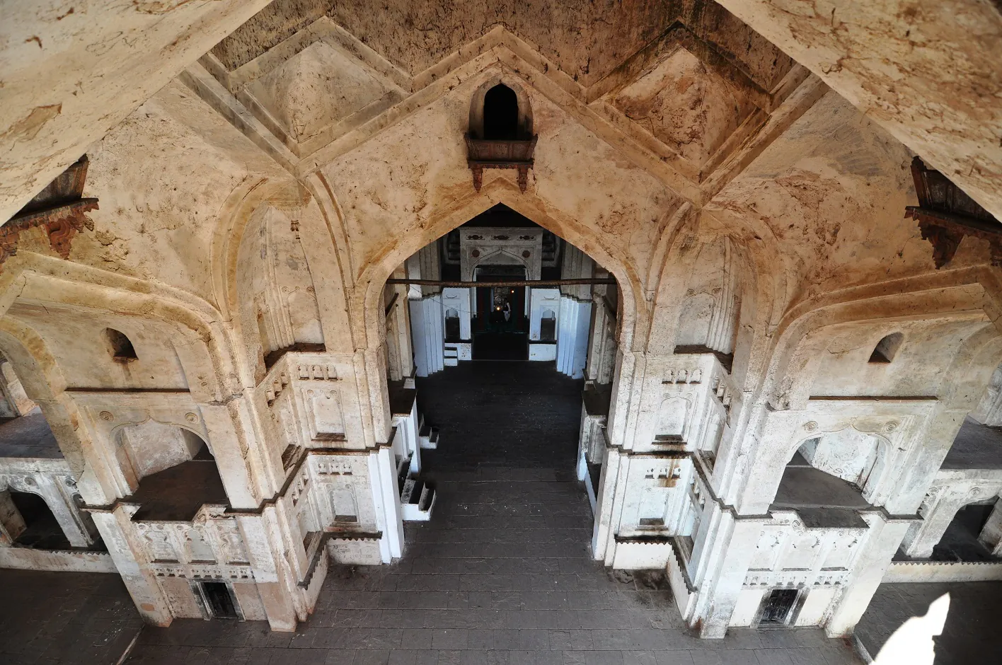 Chaturbhuj Temple Orchha - Image 13