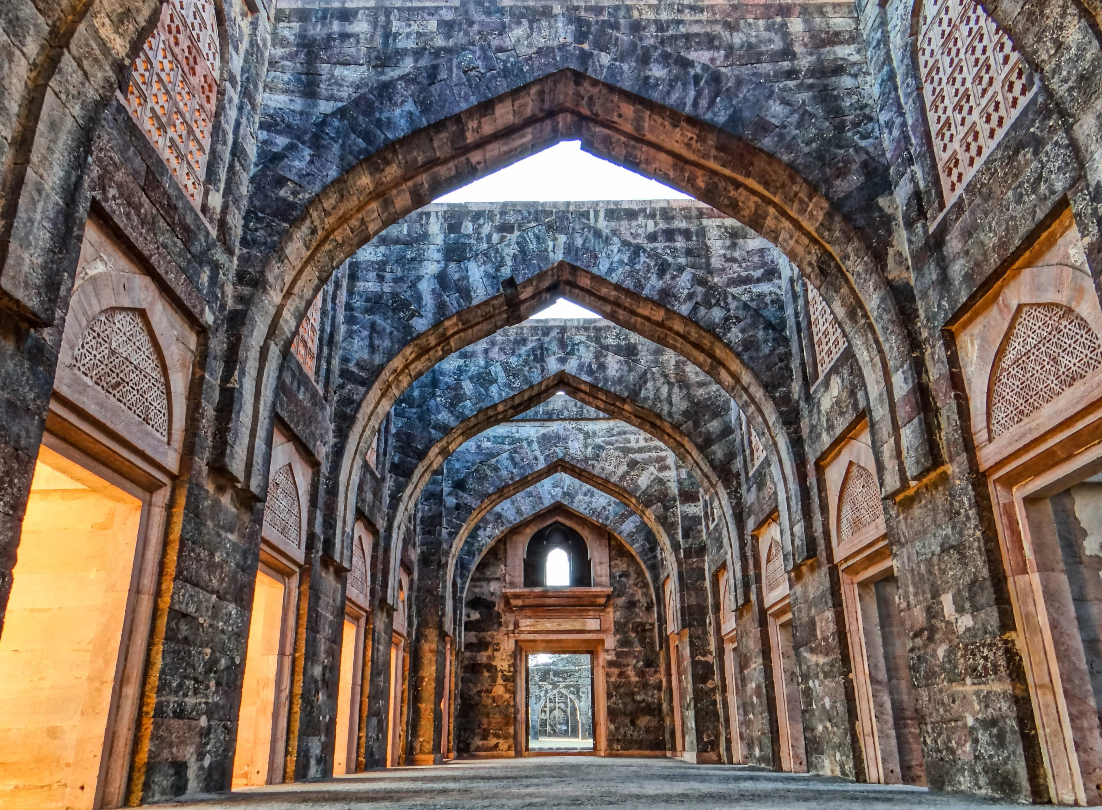 Hindola Mahal Mandu - Image 1