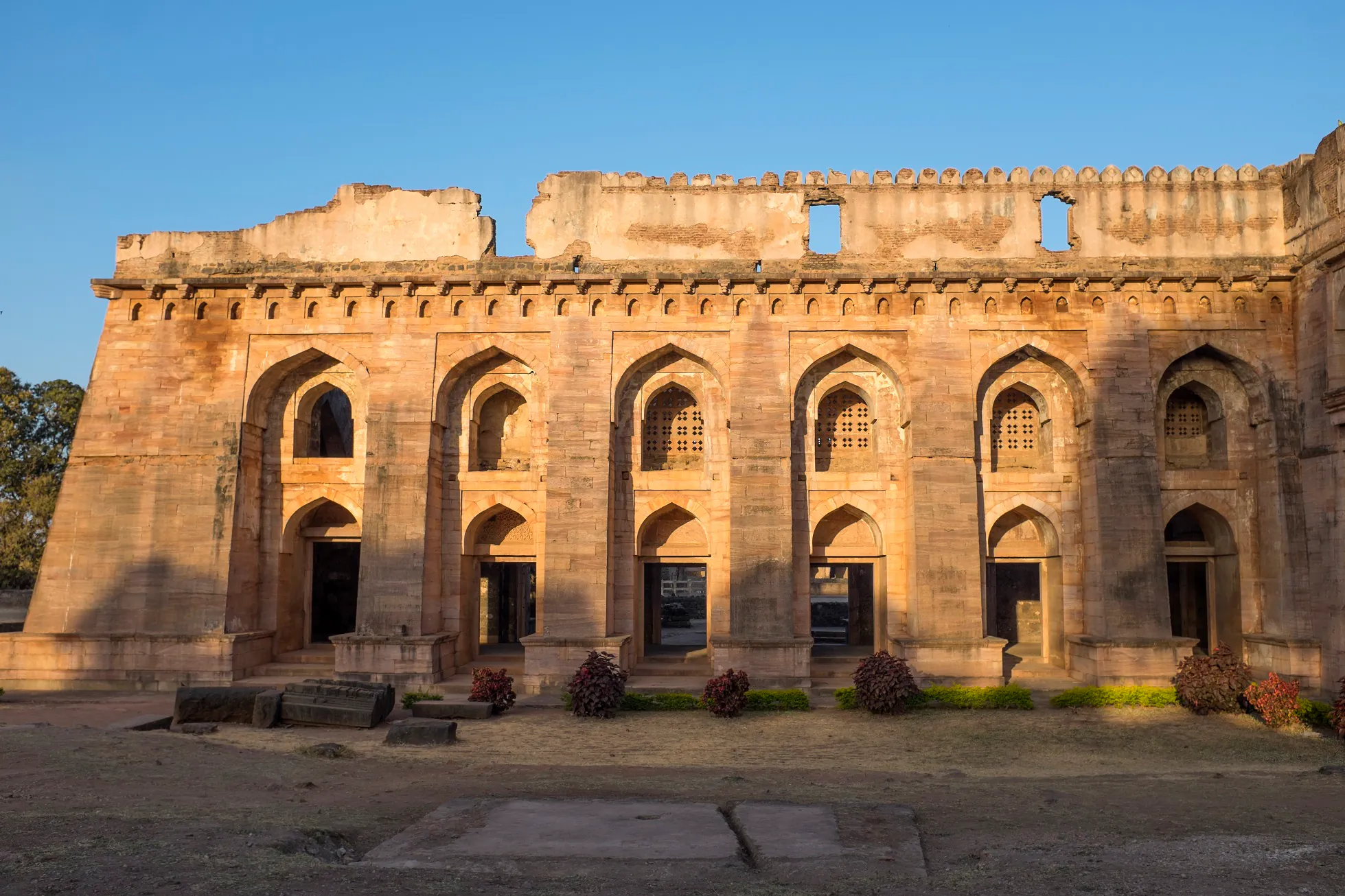 Hindola Mahal Mandu - Image 5