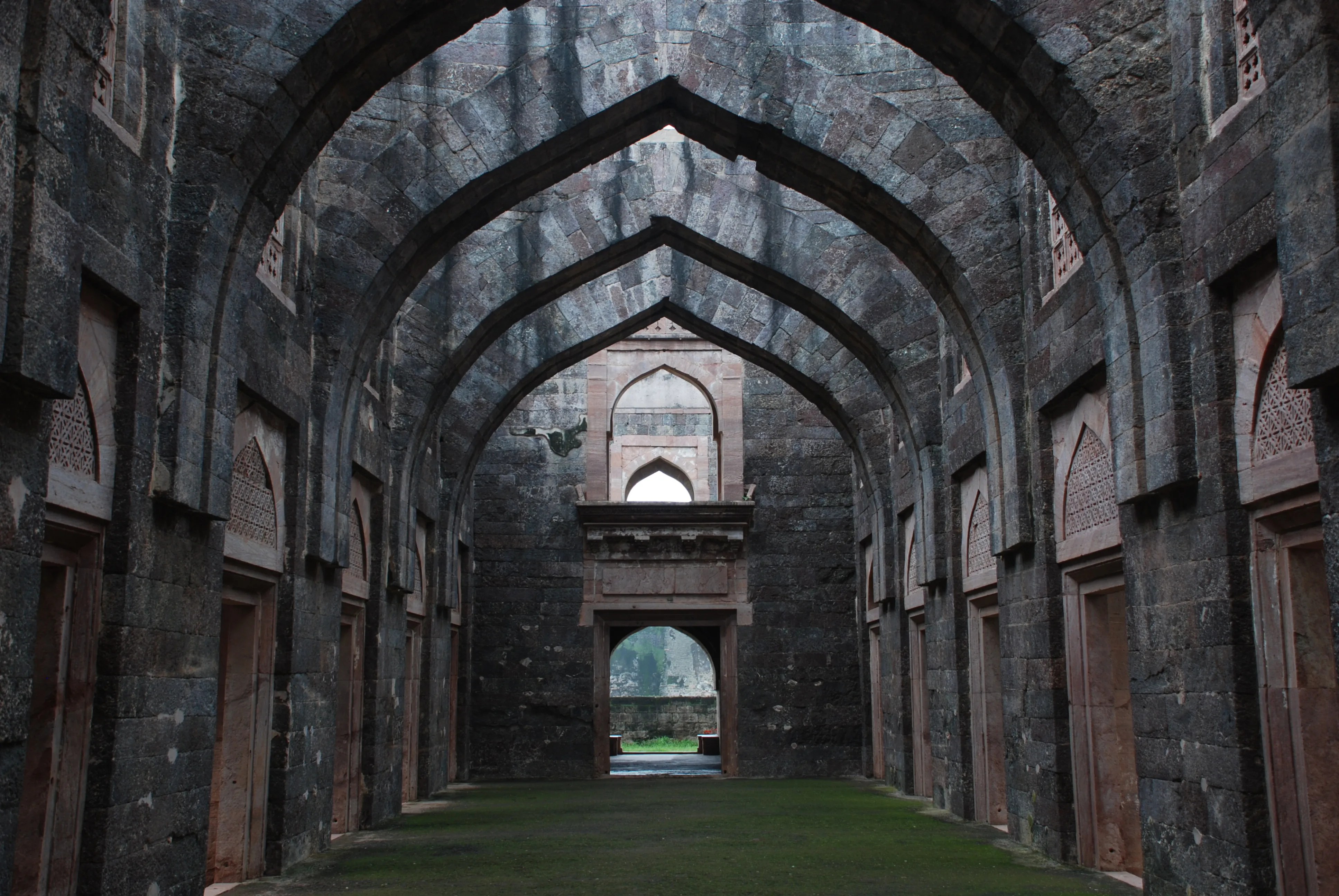 Hindola Mahal Mandu - Image 4