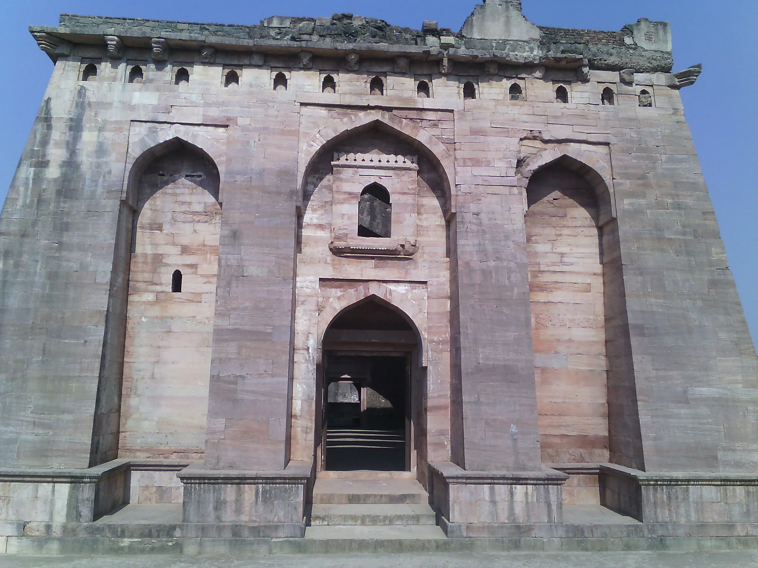 Hindola Mahal Mandu - Image 6