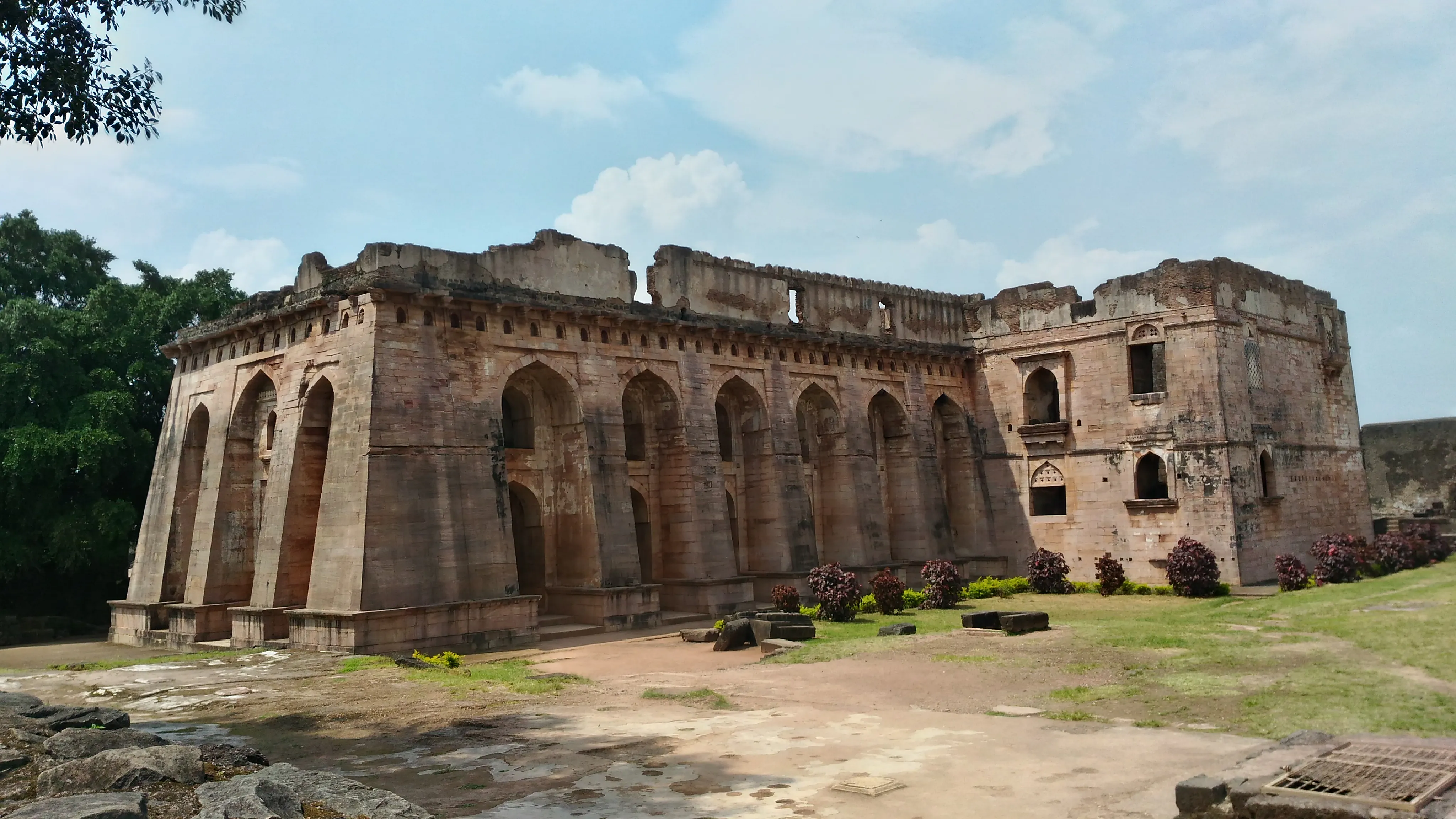 Hindola Mahal Mandu - Image 7