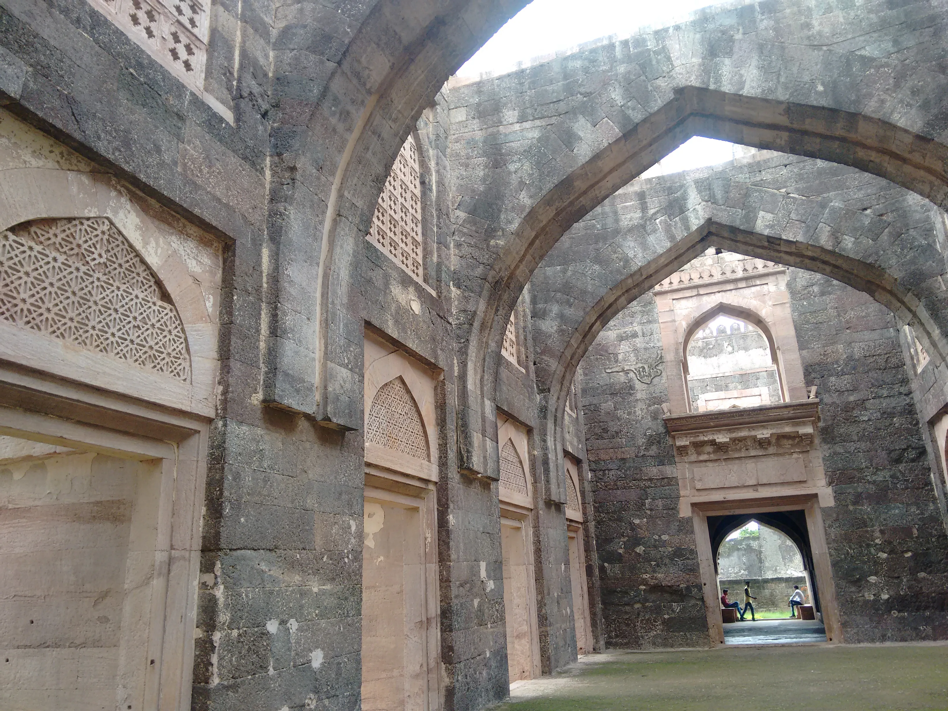 Hindola Mahal Mandu - Image 11