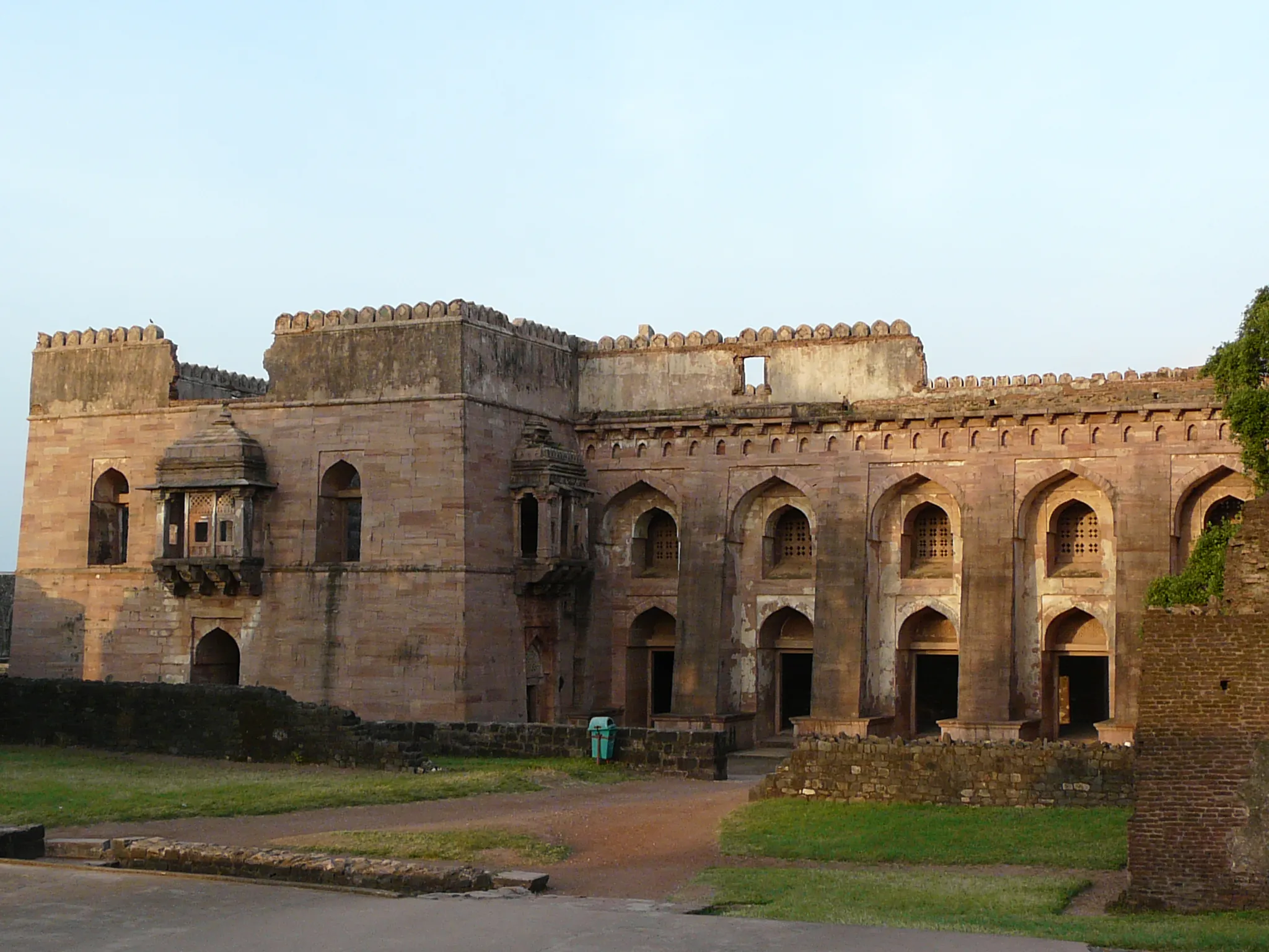 Hindola Mahal Mandu - Image 30