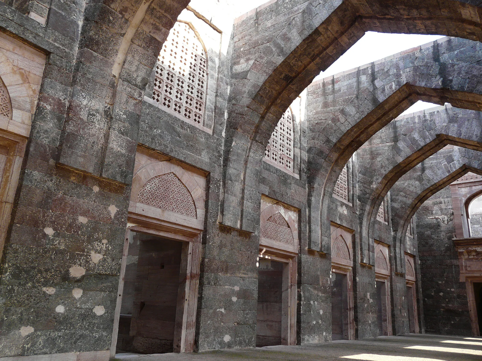 Hindola Mahal Mandu - Image 32