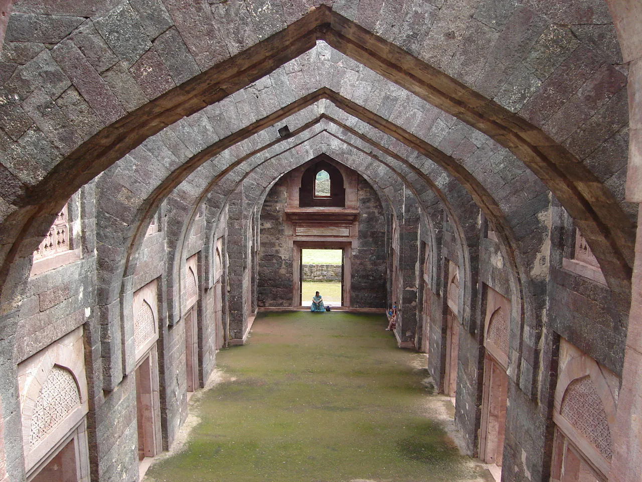 Hindola Mahal Mandu - Image 36