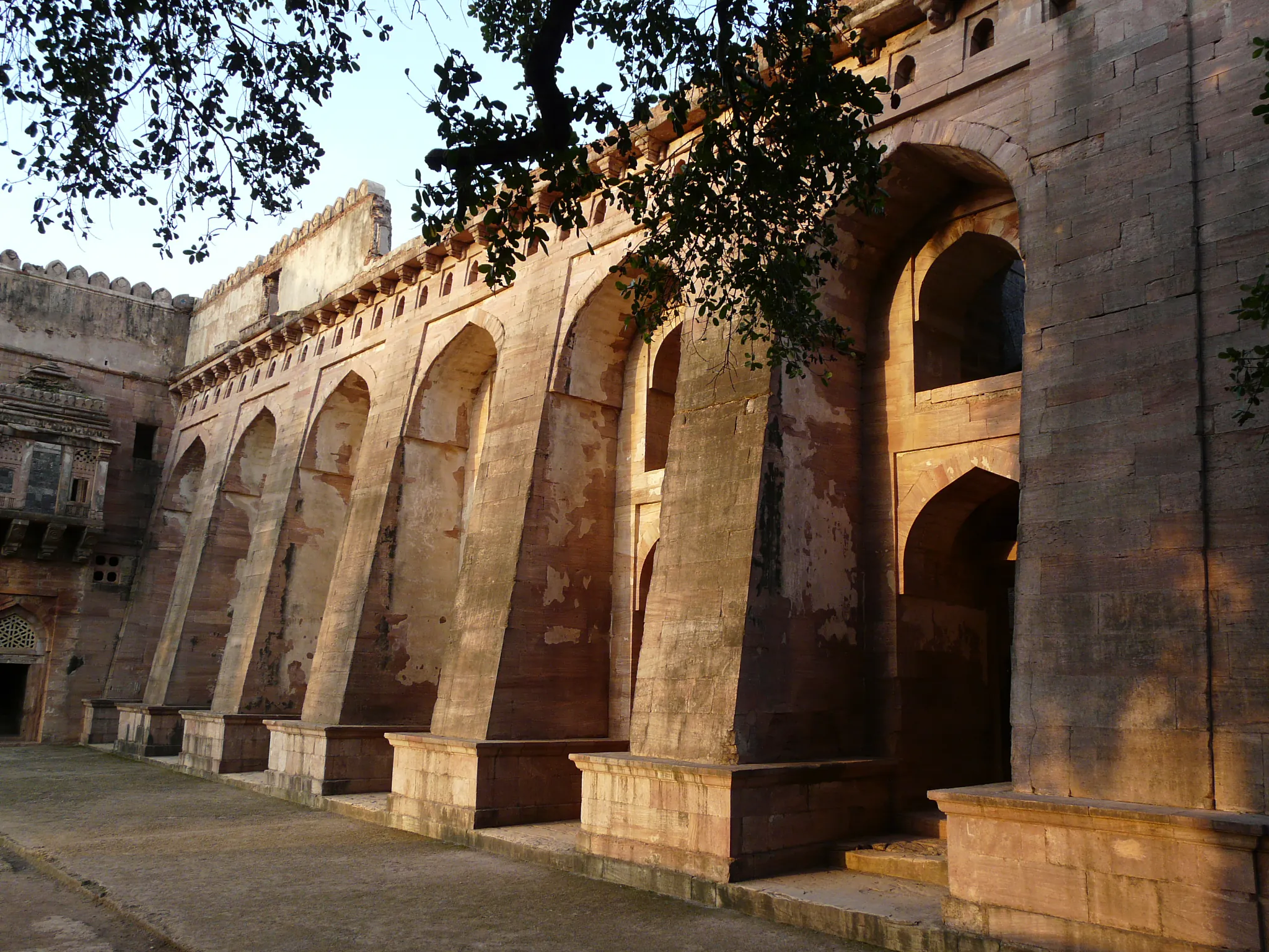Hindola Mahal Mandu - Image 38
