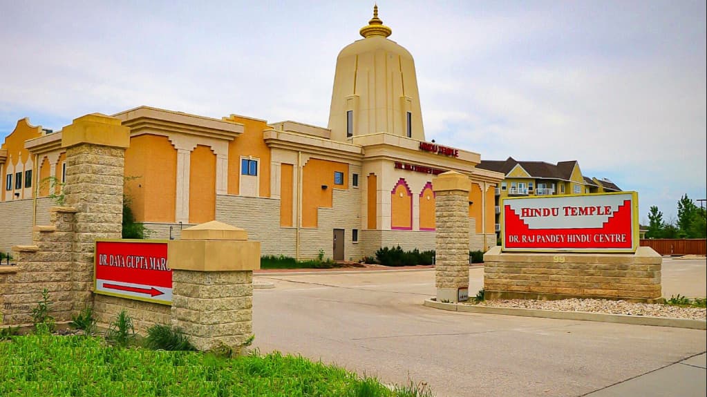 Hindu Temple of Winnipeg temple in 999 St. Anne\'s Road, Winnipeg (R2N 4G5), Manitoba, Canada, Manitoba - Indo-Canadian Temple architecture style, Nagara architecture style, Gujarati architecture style, Dravida architecture style (Post-Independence Period) - thumbnail