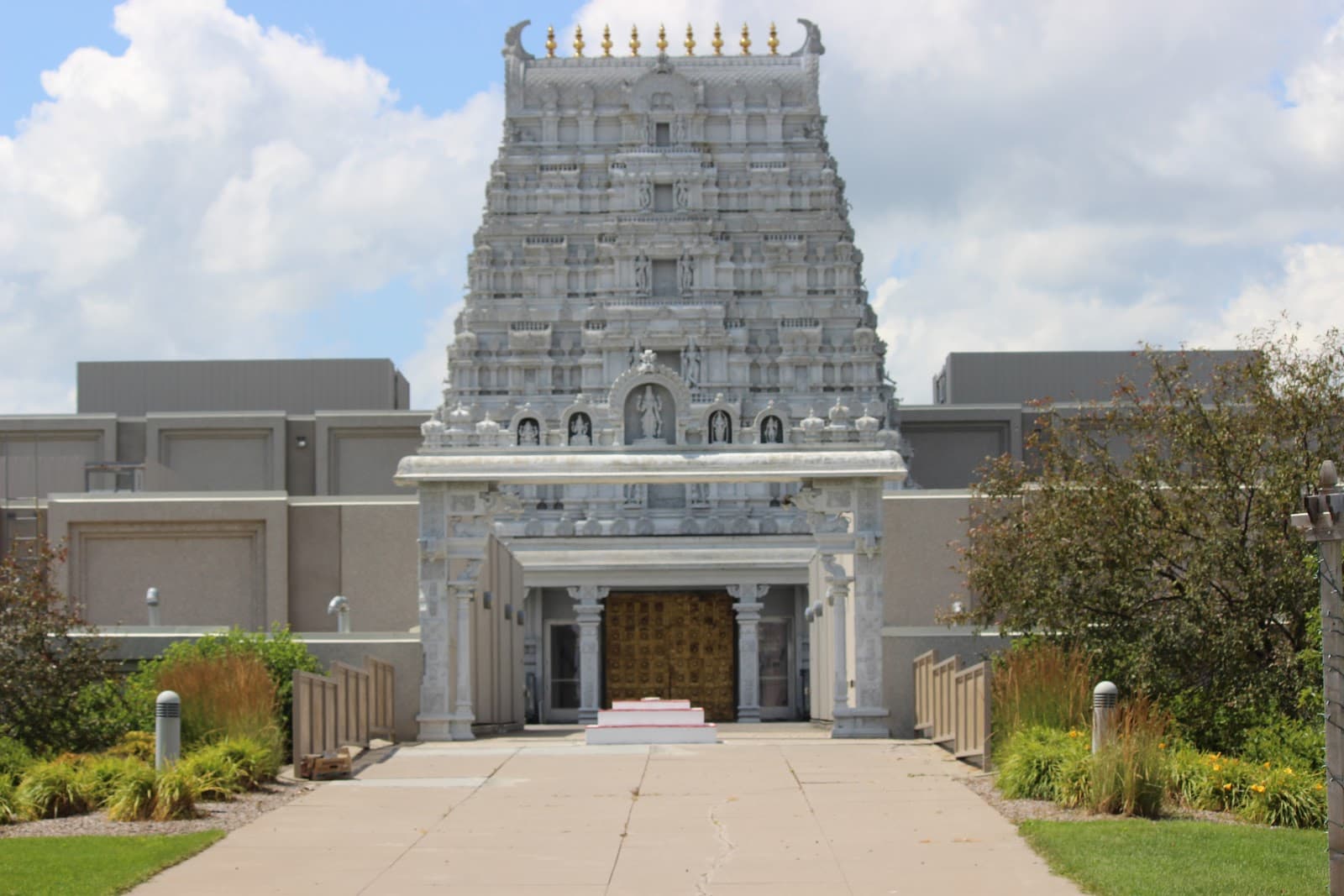 Volunteer at Hindu Temple Minnesota Maple Grove