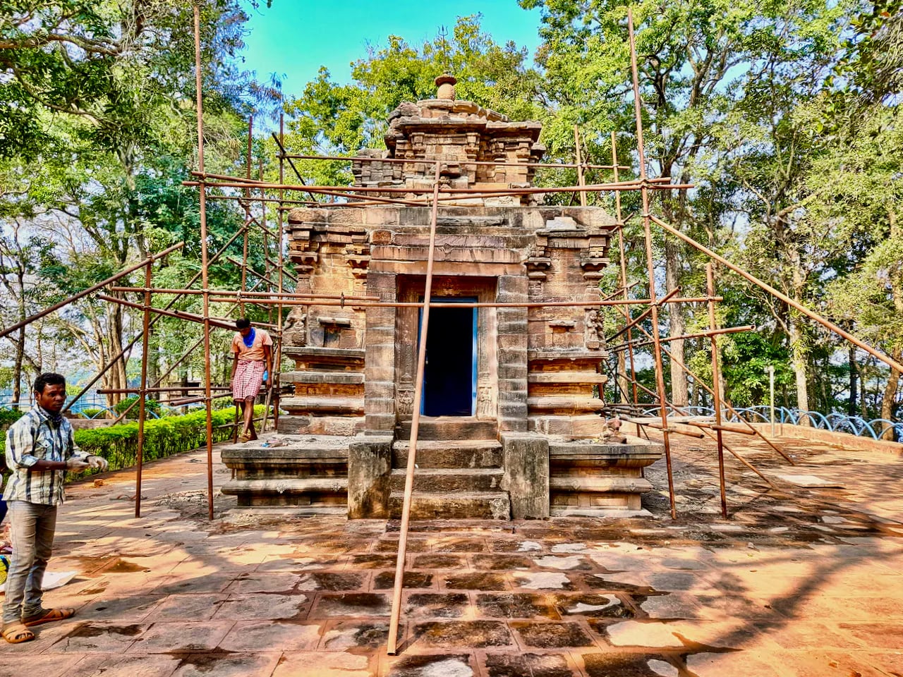 This prompt contains contradictory information. Dimapur is in Nagaland, not Rajasthan. A Rajasthani journalist wouldn't specialize in Nagaland's sites. Further, the prompt asks for a *Rajasthani* format, but for a site *outside* Rajasthan.
However, following the requested format as best as possible:
Shiv Temple Dimapur - Image 10