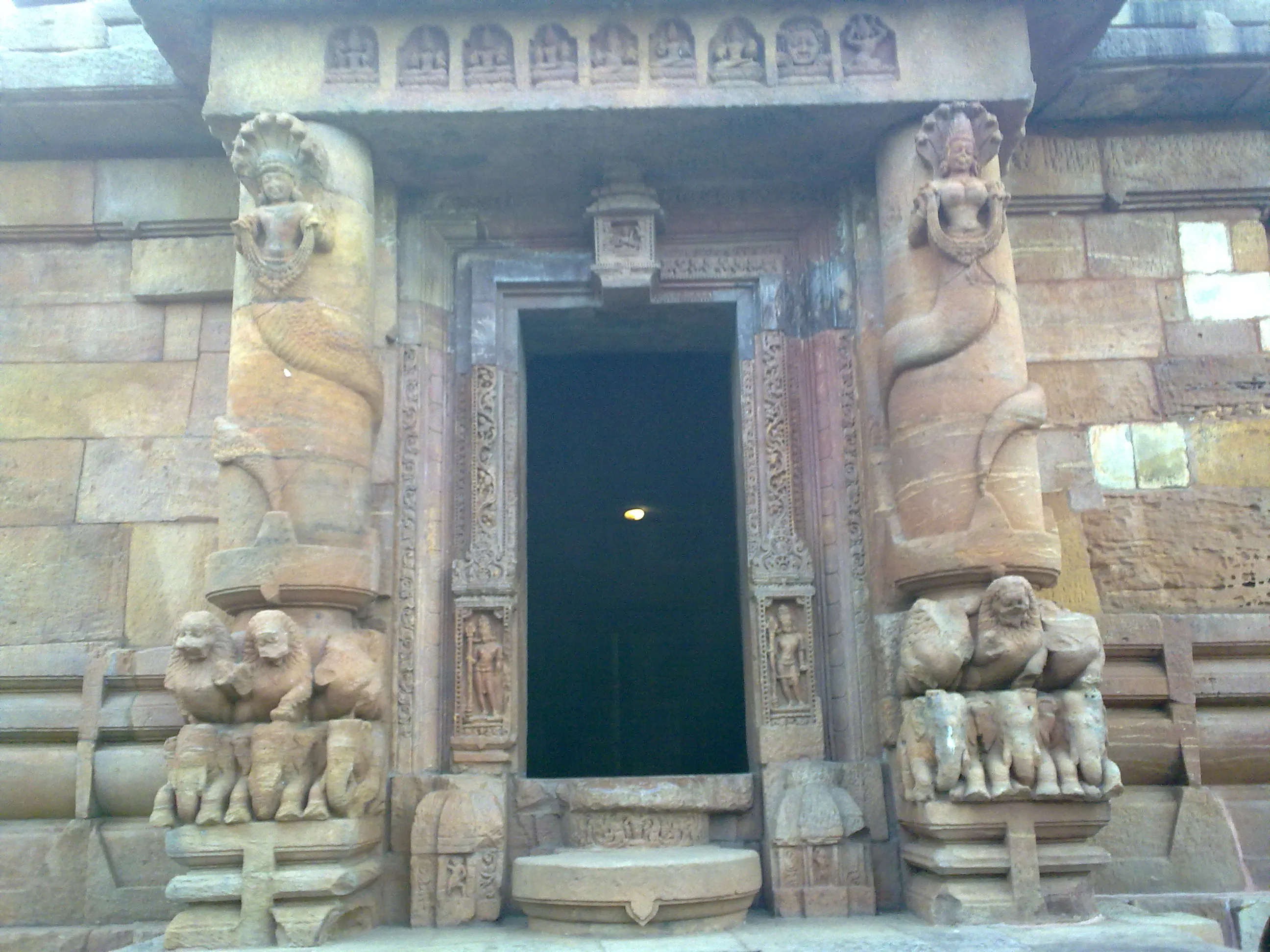 Rajarani Temple Bhubaneswar - Image 18