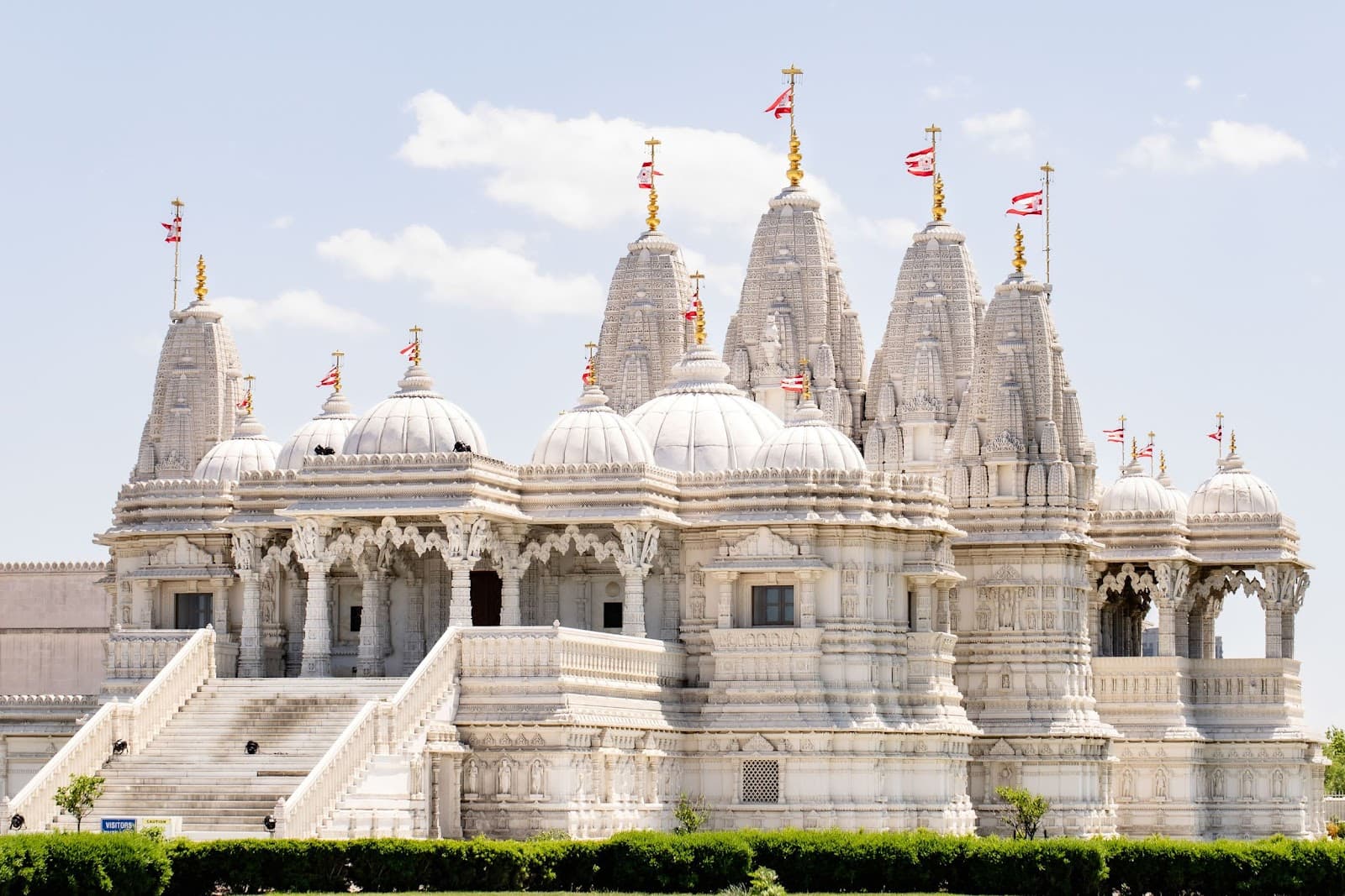 Volunteer at BAPS Shri Swaminarayan Mandir Toronto