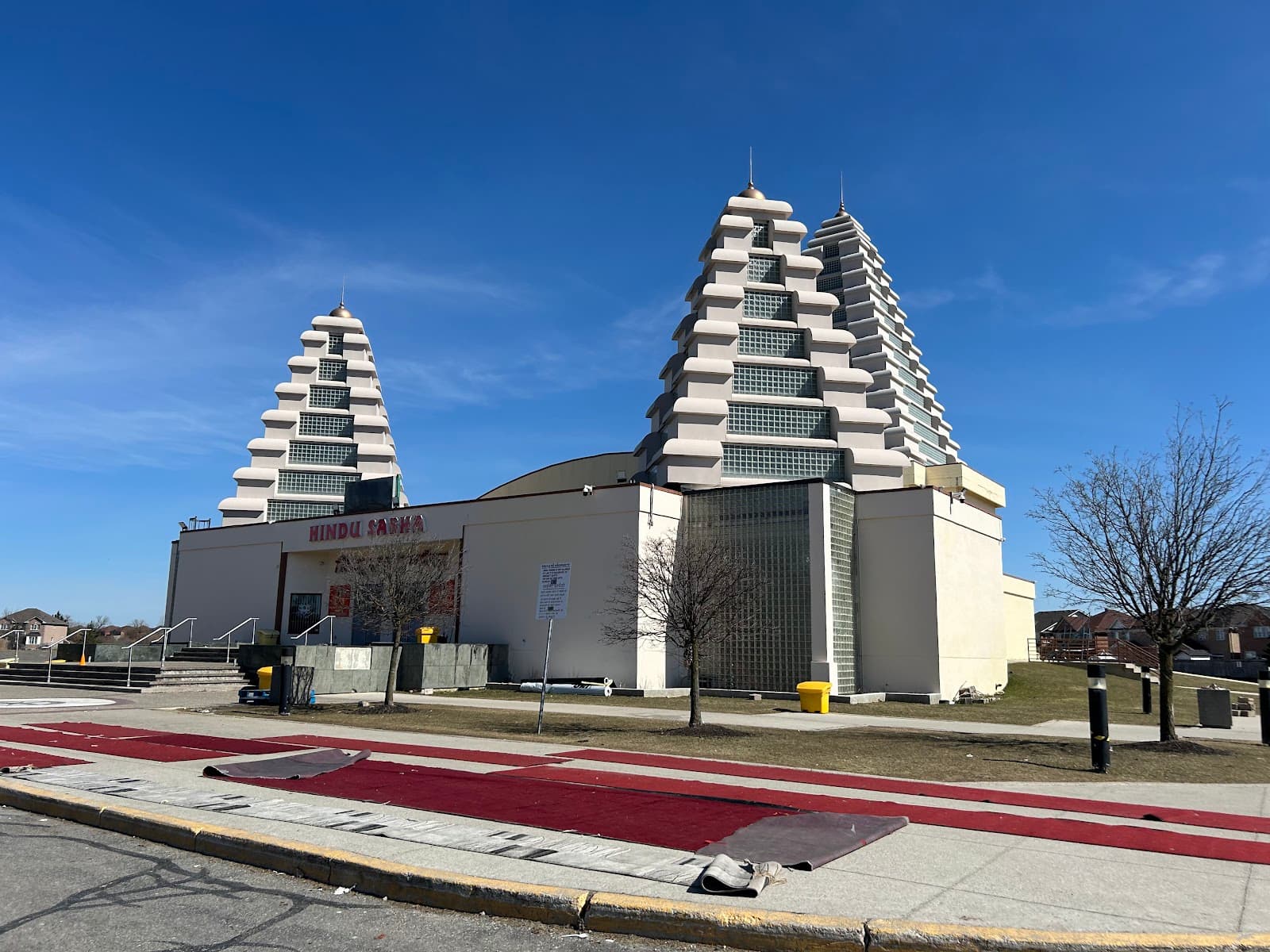 Hindu Sabha Mandir Brampton temple in 9225 The Gore Road, Brampton (L6P 0B1), Ontario, Canada, Ontario - Dravida architecture style, Indo-Canadian Hybrid architecture style, Brick architecture style, Modern Institutional architecture style (Post-Independence Period) - thumbnail