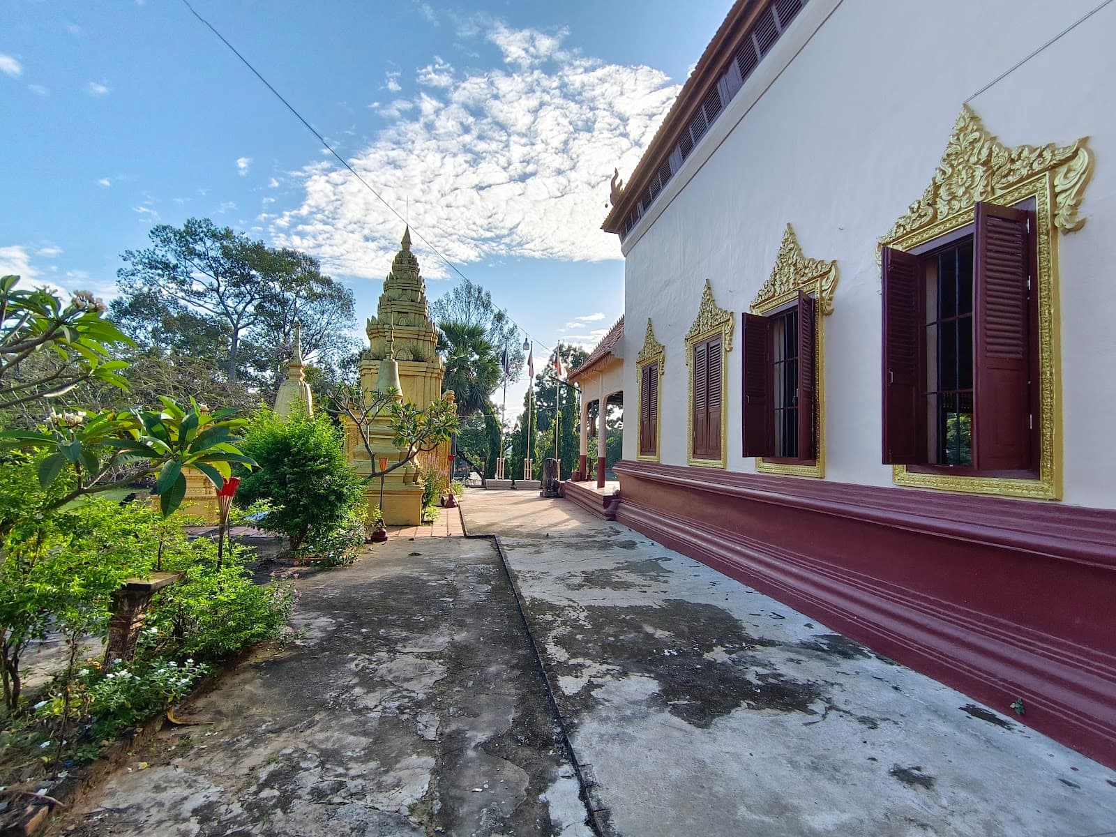 Lolei Temple Roluos Group Cambodia temple in Prasat Bakong, Siem Reap Province, Cambodia, Siem Reap - Khmer Nagara architecture style, Nagara architecture style, Indian Hindu Temple architecture style, Indian architecture style (Medieval Period) - thumbnail