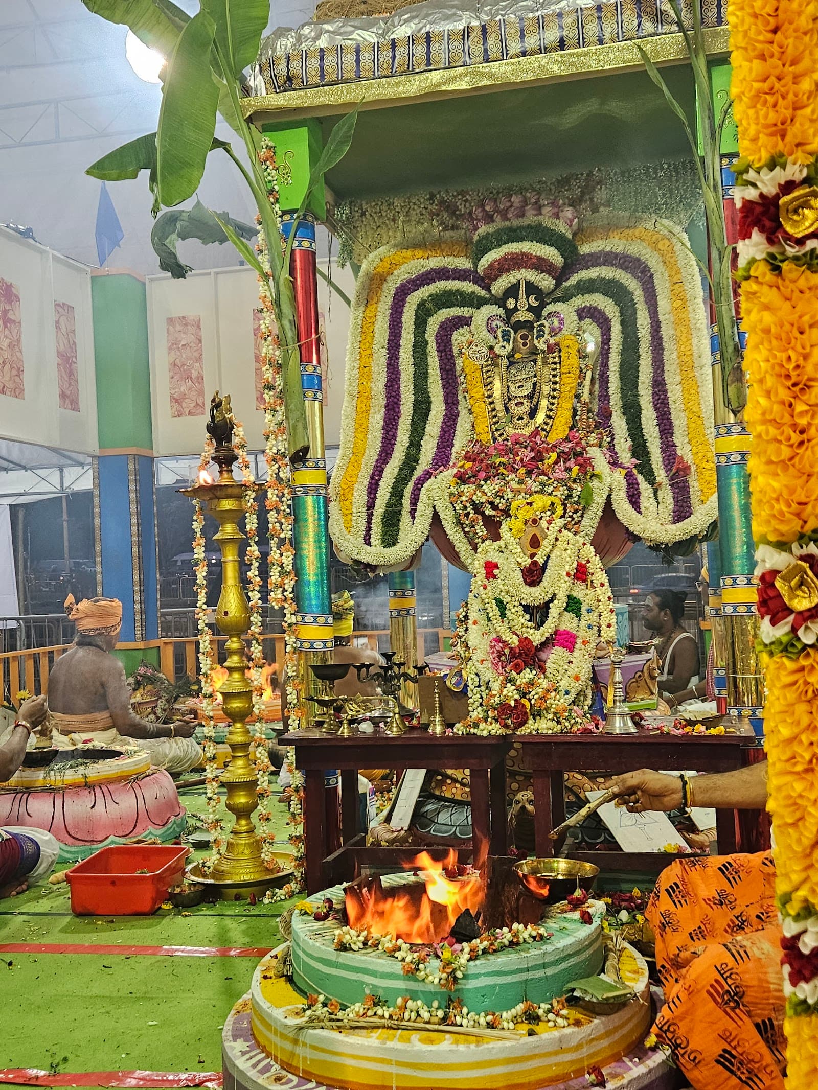 Volunteer at Sri Thendayuthapani Temple Singapore