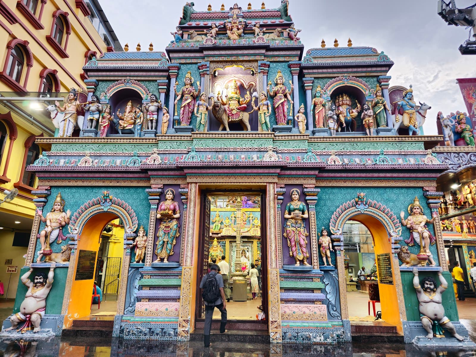 Sri Vadapathira Kaliamman Temple Singapore temple in 555 Serangoon Road, Singapore 218174, Singapore, Singapore - Dravida architecture style, Tamil Temple architecture style, Kali Temple architecture style, Singapore Hindu Temple architecture style (Colonial Period) - thumbnail