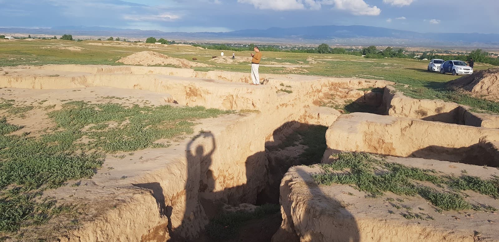 Volunteer at Dalverzin Tepe Surxondaryo Uzbekistan