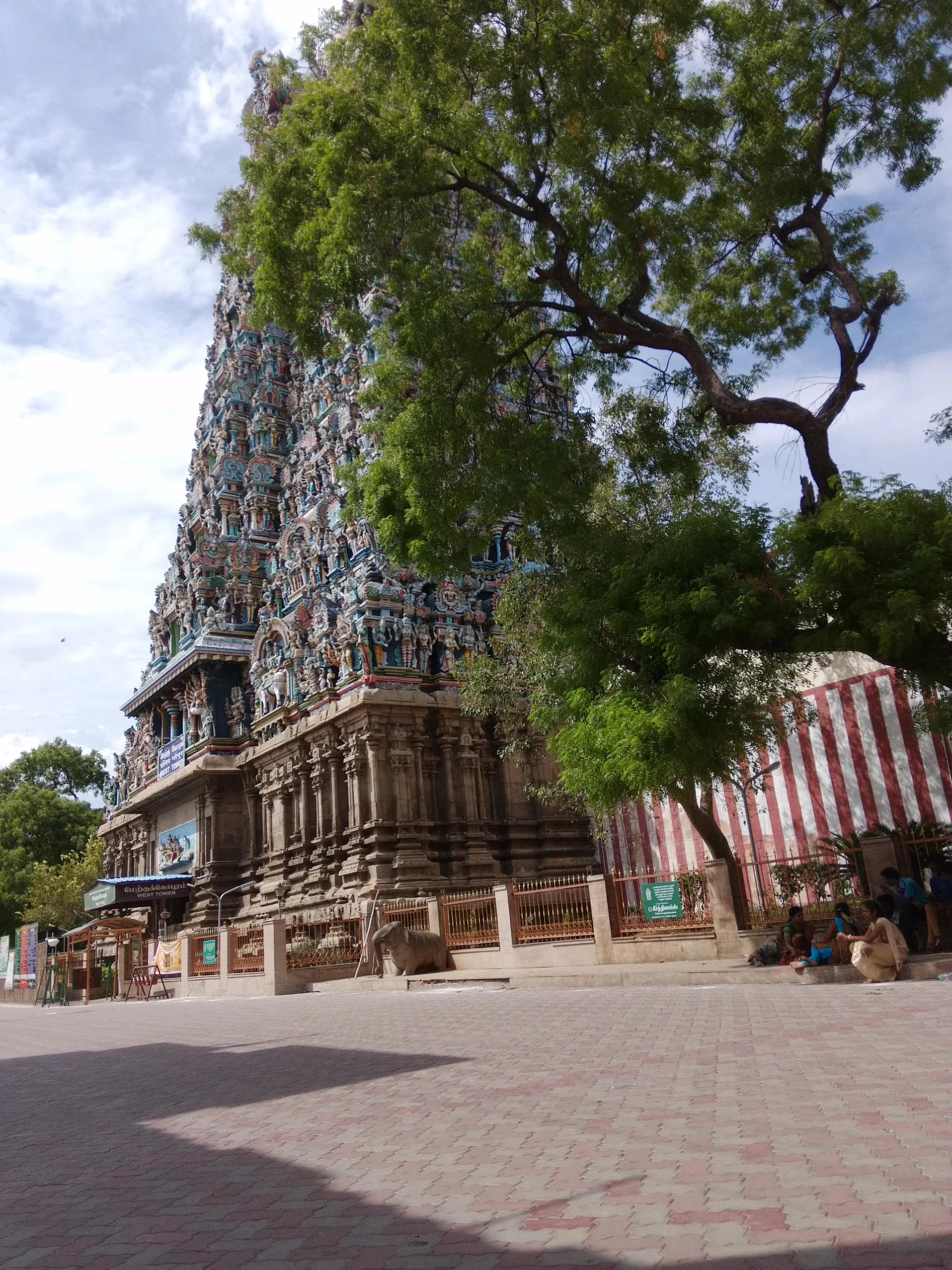 Meenakshi Amman Temple Madurai - Image 23