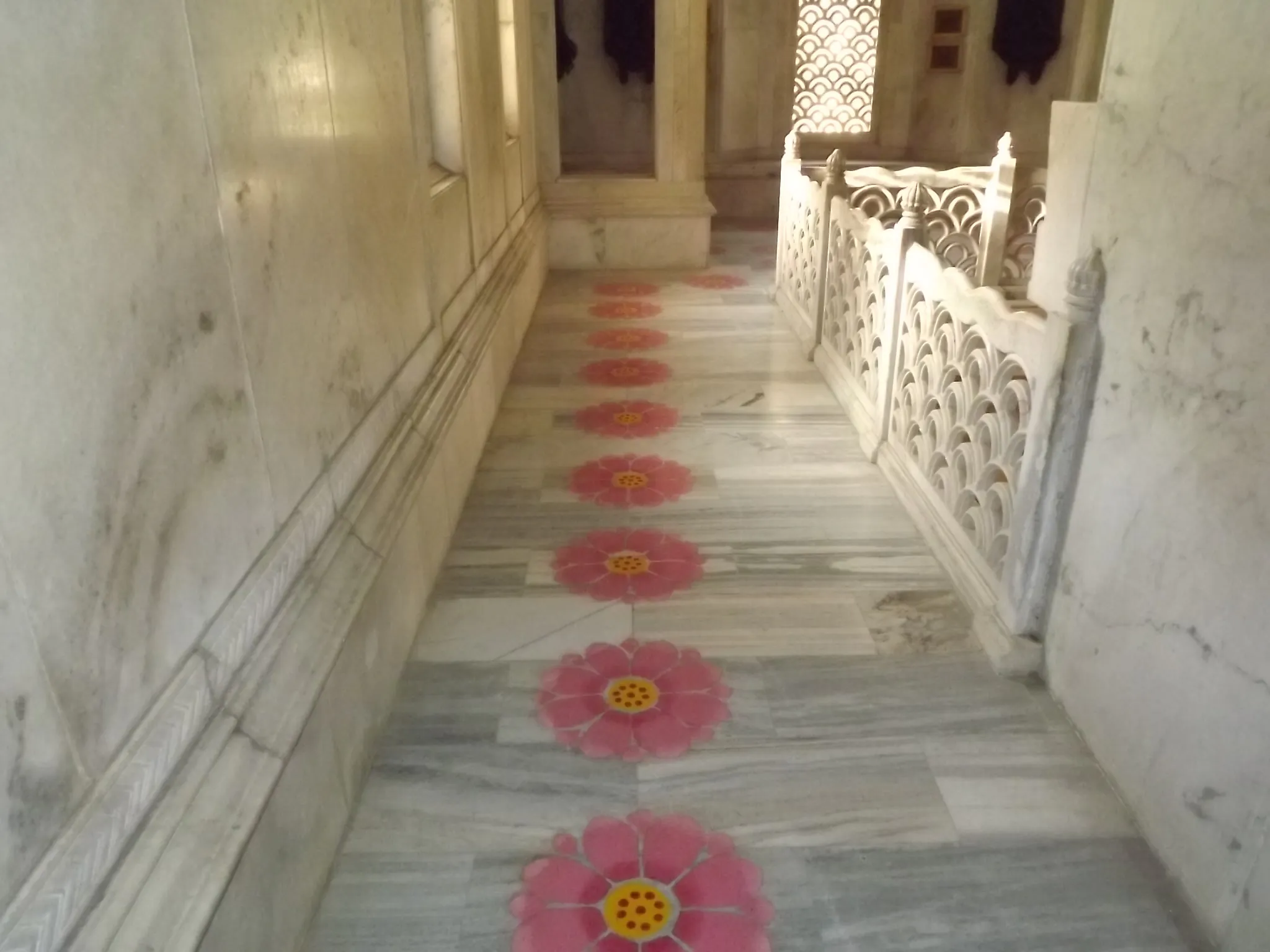 Preserve Banke Bihari Temple Vrindavan Heritage Site - Image 5