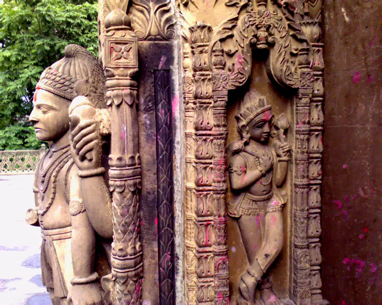 Durga Mandir Varanasi - Image 4