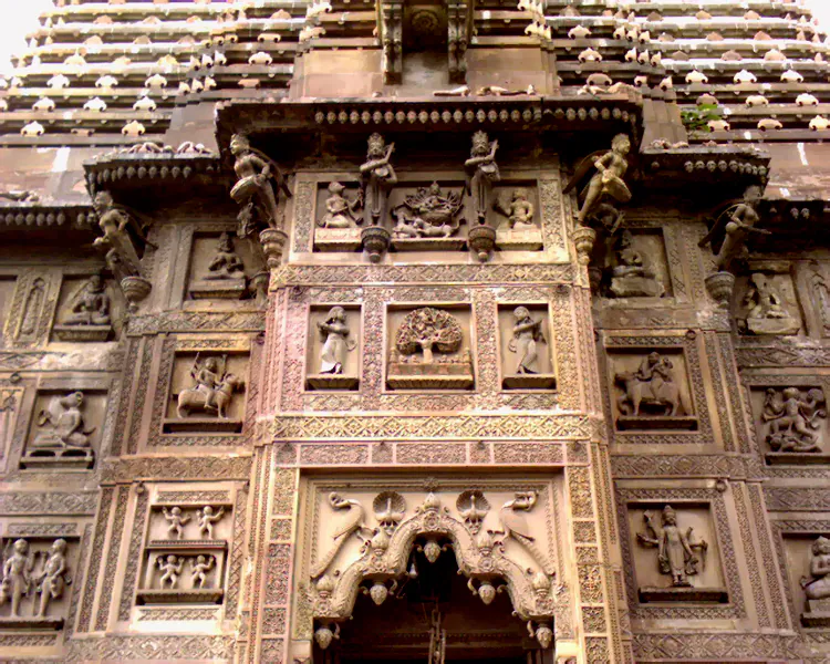 Durga Mandir Varanasi - Image 9