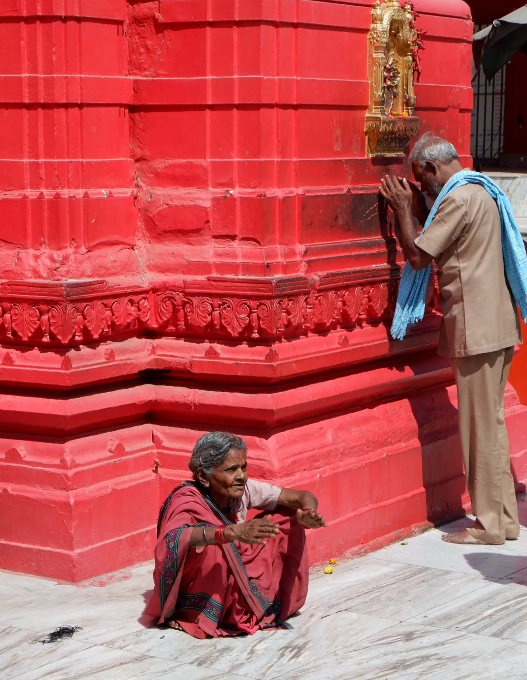 Durga Mandir Varanasi - Image 12