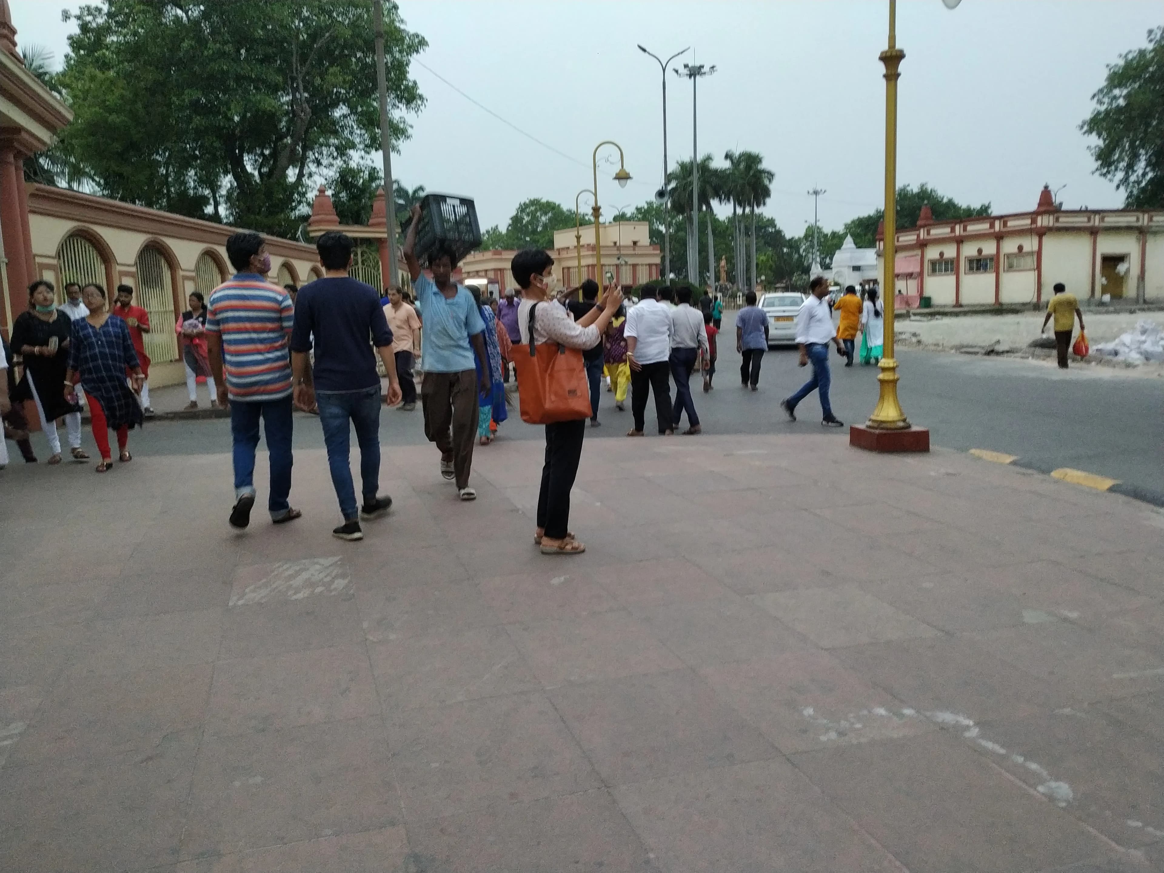 Volunteer at Dakshineswar Kali Temple Kolkata